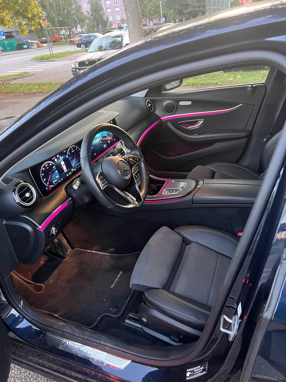 Mercedes-Benz E-klasa E 220d 2022. Godina Avantgarde, fotografija 14