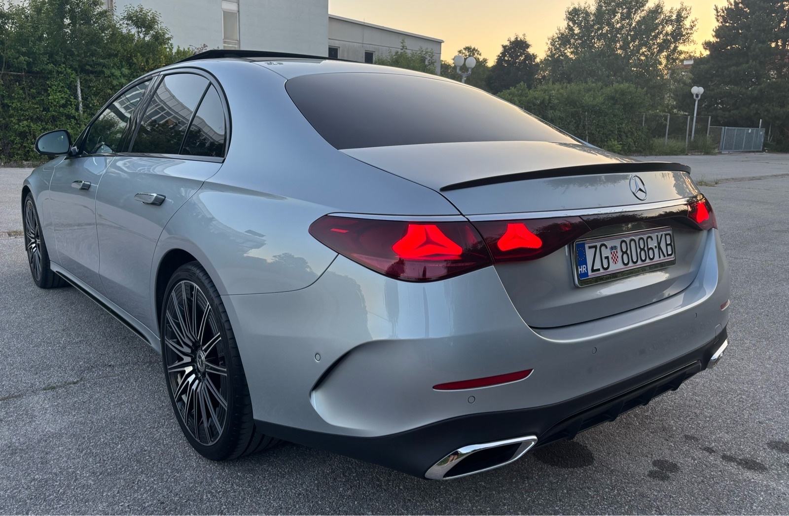 Mercedes-Benz E-klasa E 220d AMG, fotografija 3