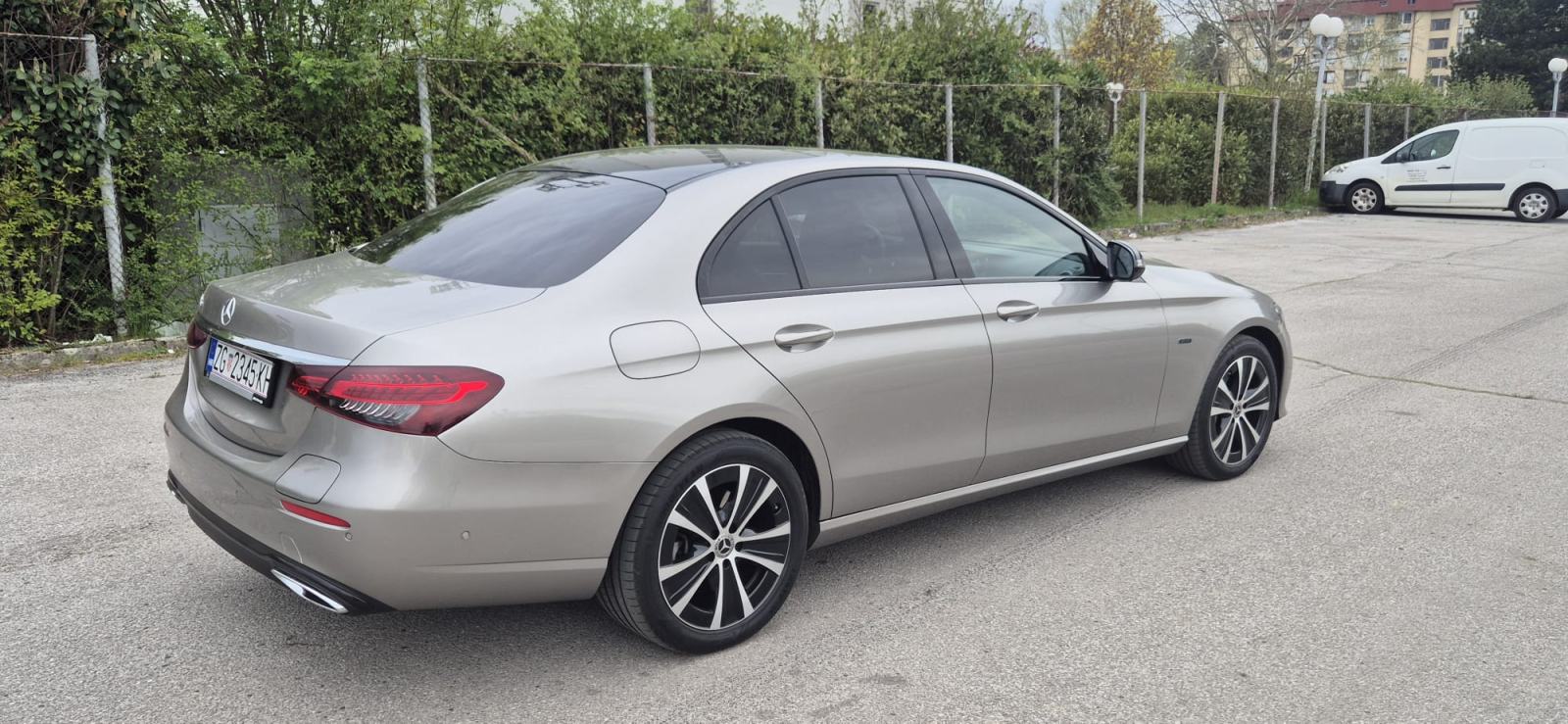 Mercedes e300de 2021*Night paket*Multibeam*Panorama*2 god garancija, fotografija 5
