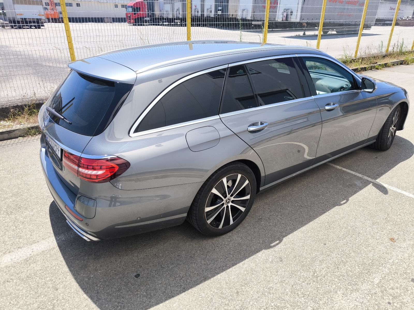 Mercedes-Benz E-klasa E-Hybrid automatik, pogled izvana - slika 4