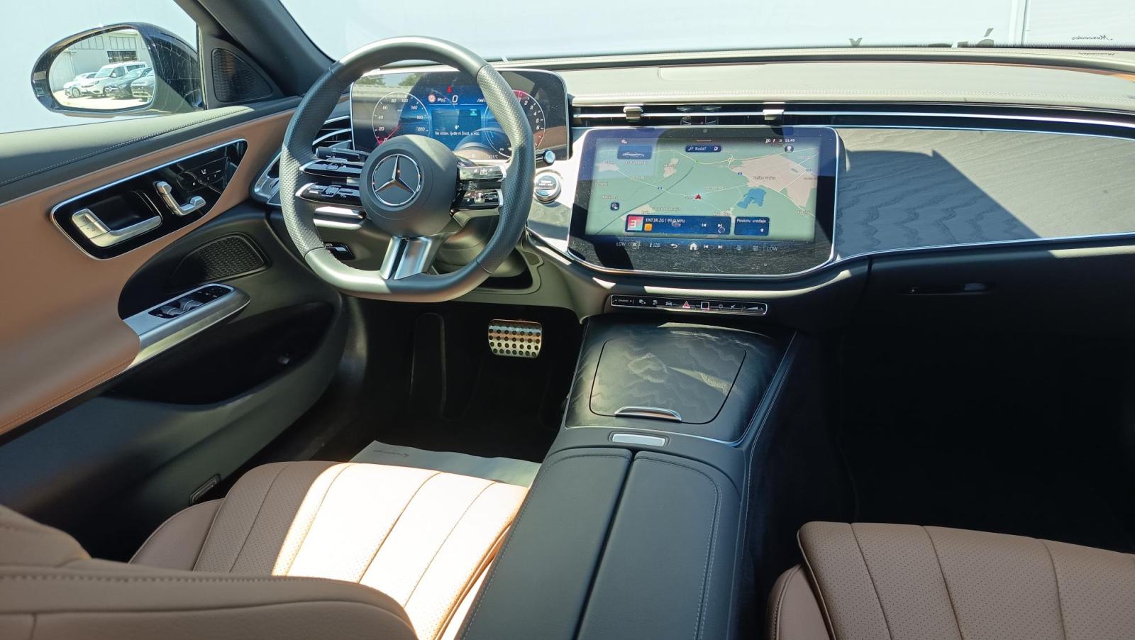 Mercedes-Benz E-klasa E 300 e AMG, fotografija 7