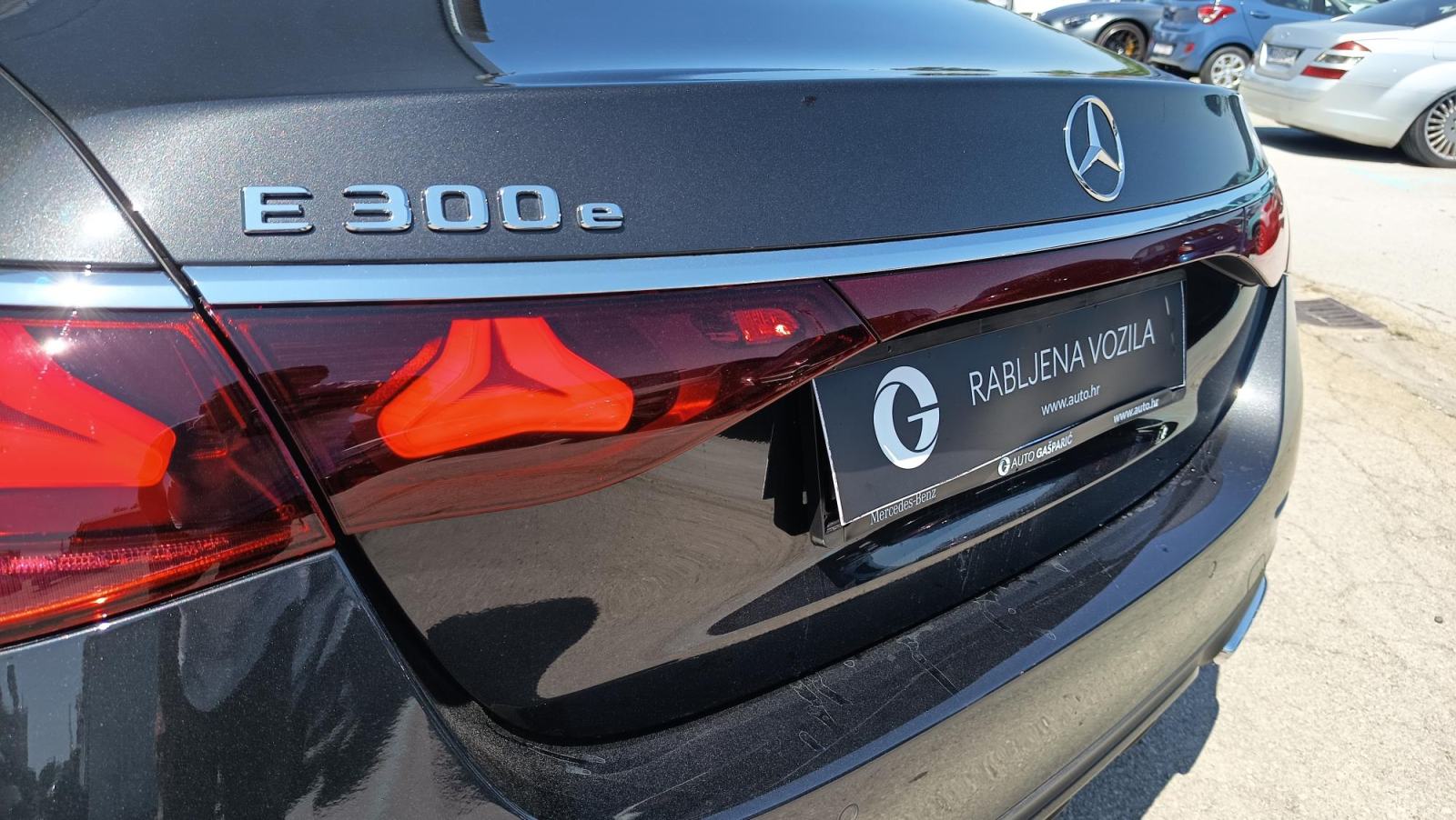 Mercedes-Benz E-klasa E 300 e AMG, fotografija 14