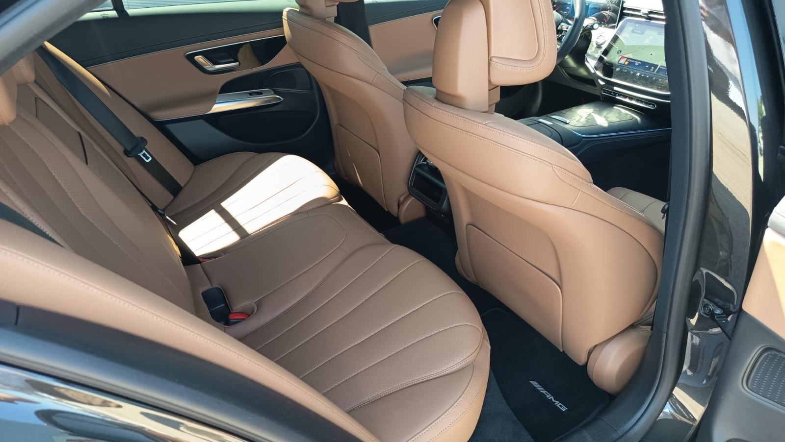 Mercedes-Benz E-klasa E 300 e AMG, fotografija 18