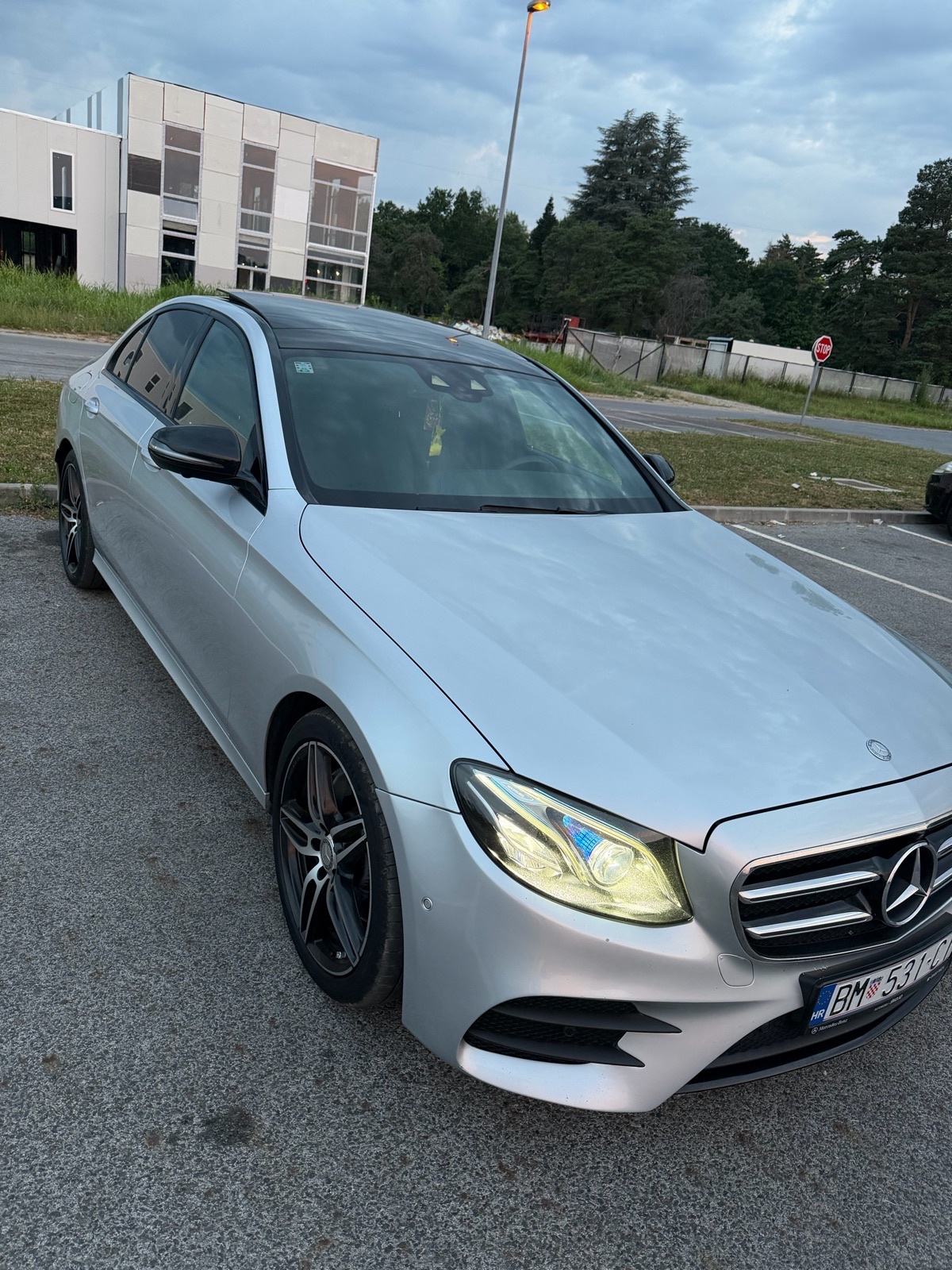 Mercedes-Benz E-klasa E220D reg. do 7/2027. Bez zamjena, fotografija 2