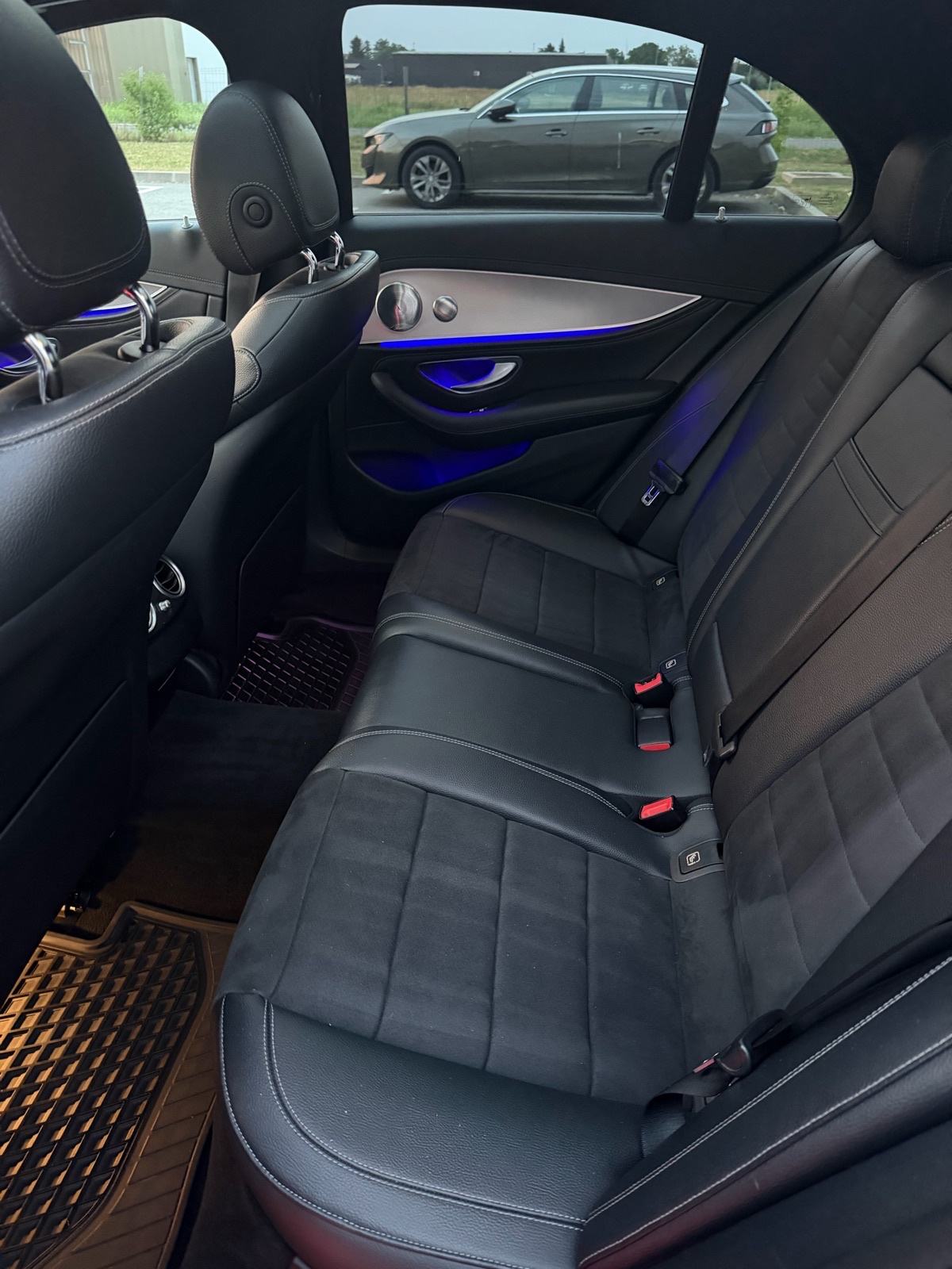 Mercedes-Benz E-klasa E220D reg. do 7/2027. Bez zamjena, fotografija 16