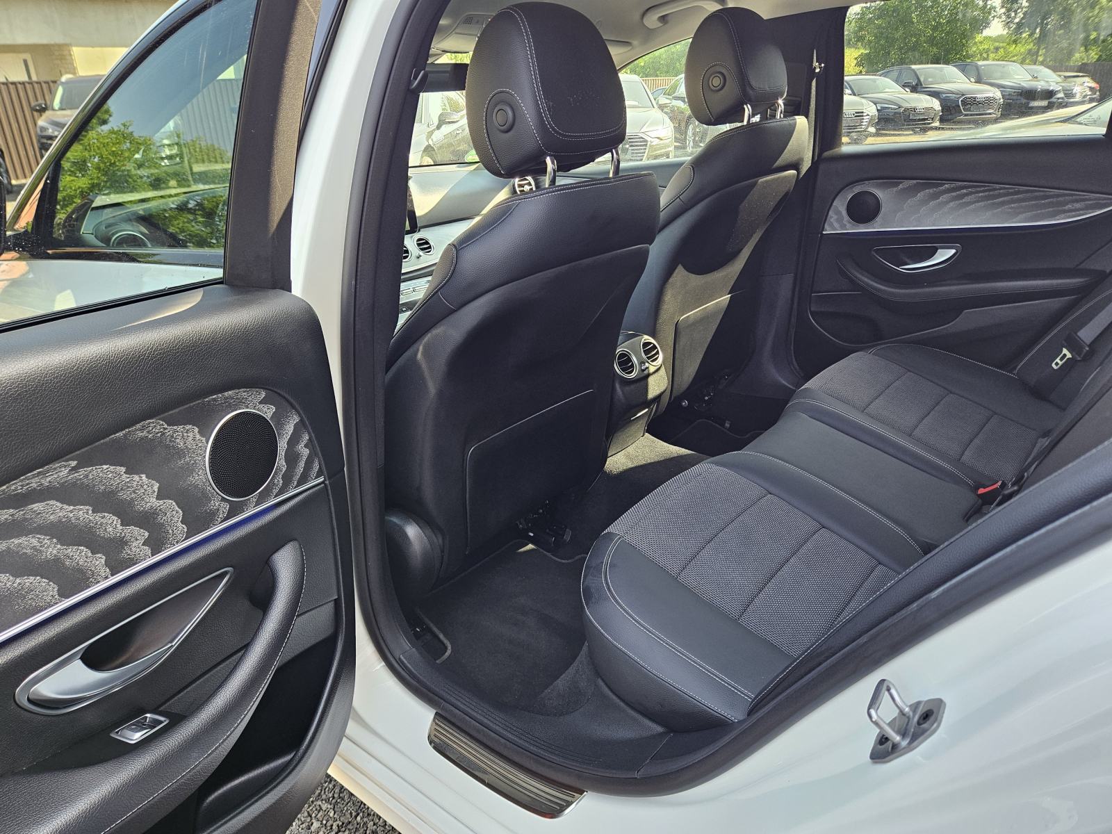 Mercedes-Benz E-klasa E300e,LEASING BEZ UČEŠĆA I BEZ JAMACA, fotografija 17
