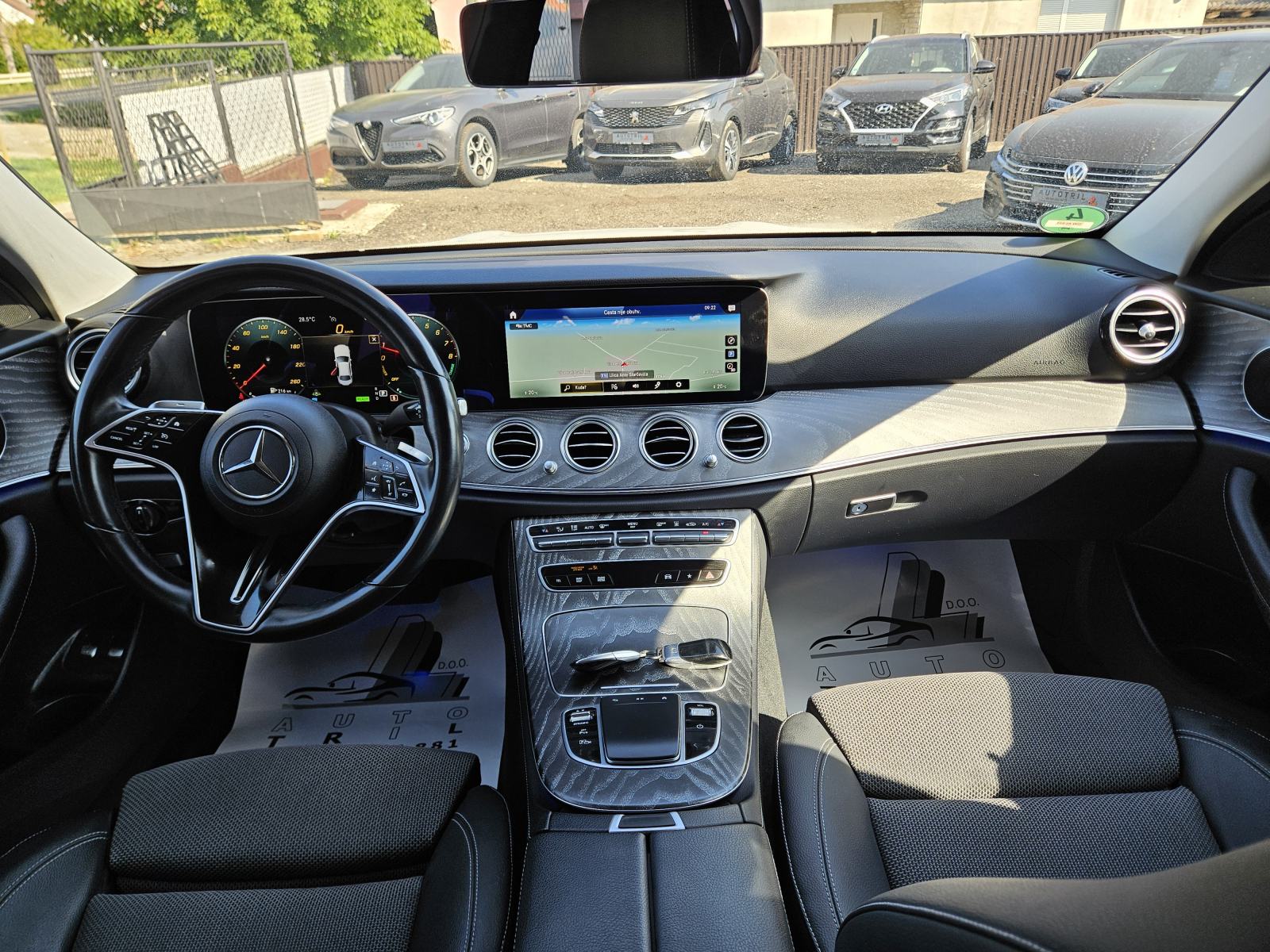 Mercedes-Benz E-klasa E300e,LEASING BEZ UČEŠĆA I BEZ JAMACA, fotografija 13