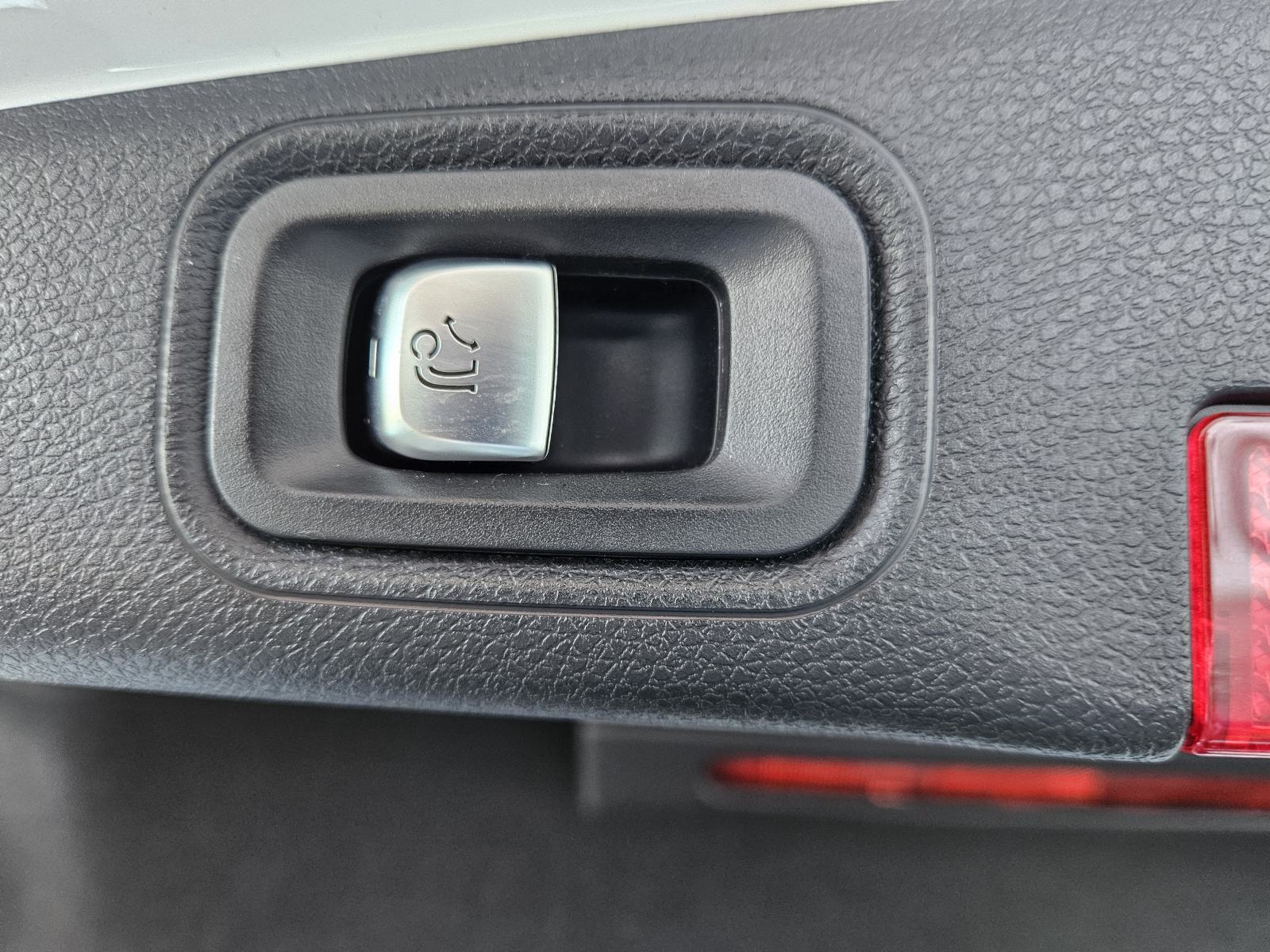Mercedes-Benz E-klasa E300e,LEASING BEZ UČEŠĆA I BEZ JAMACA, fotografija 19