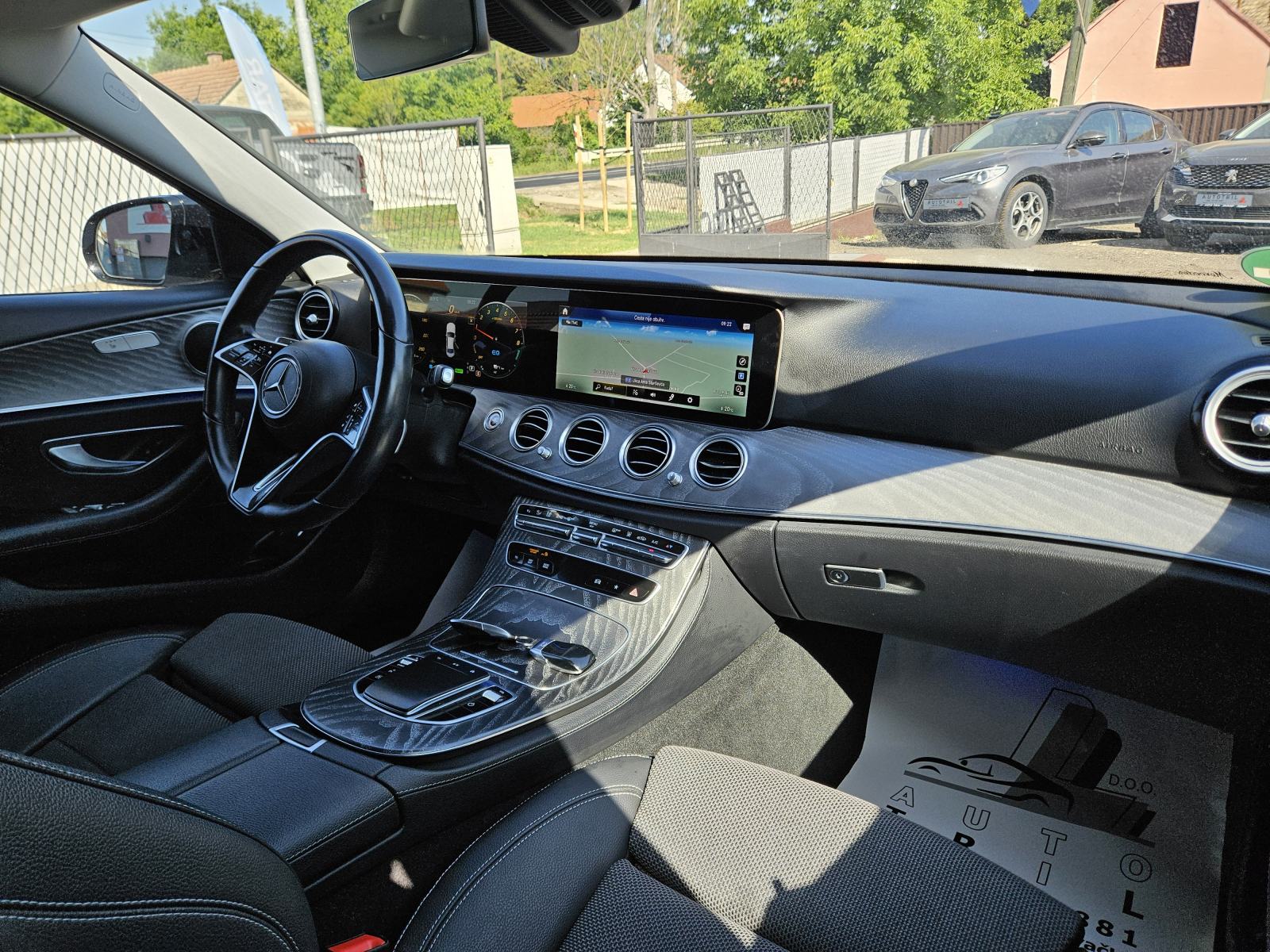 Mercedes-Benz E-klasa E300e,LEASING BEZ UČEŠĆA I BEZ JAMACA, fotografija 14