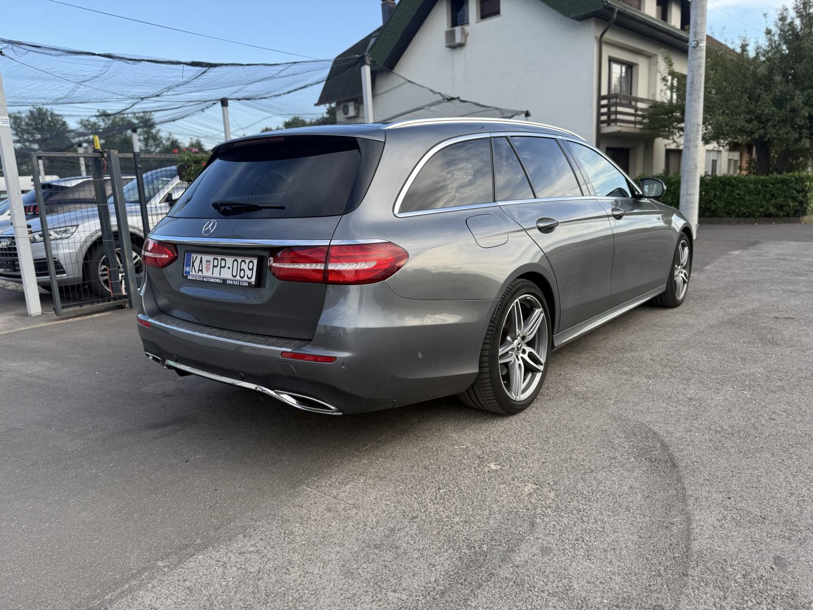 Mercedes-Benz E-klasa FULL AMG LOOK • PUN OPREME • GARANCIJA, fotografija 7