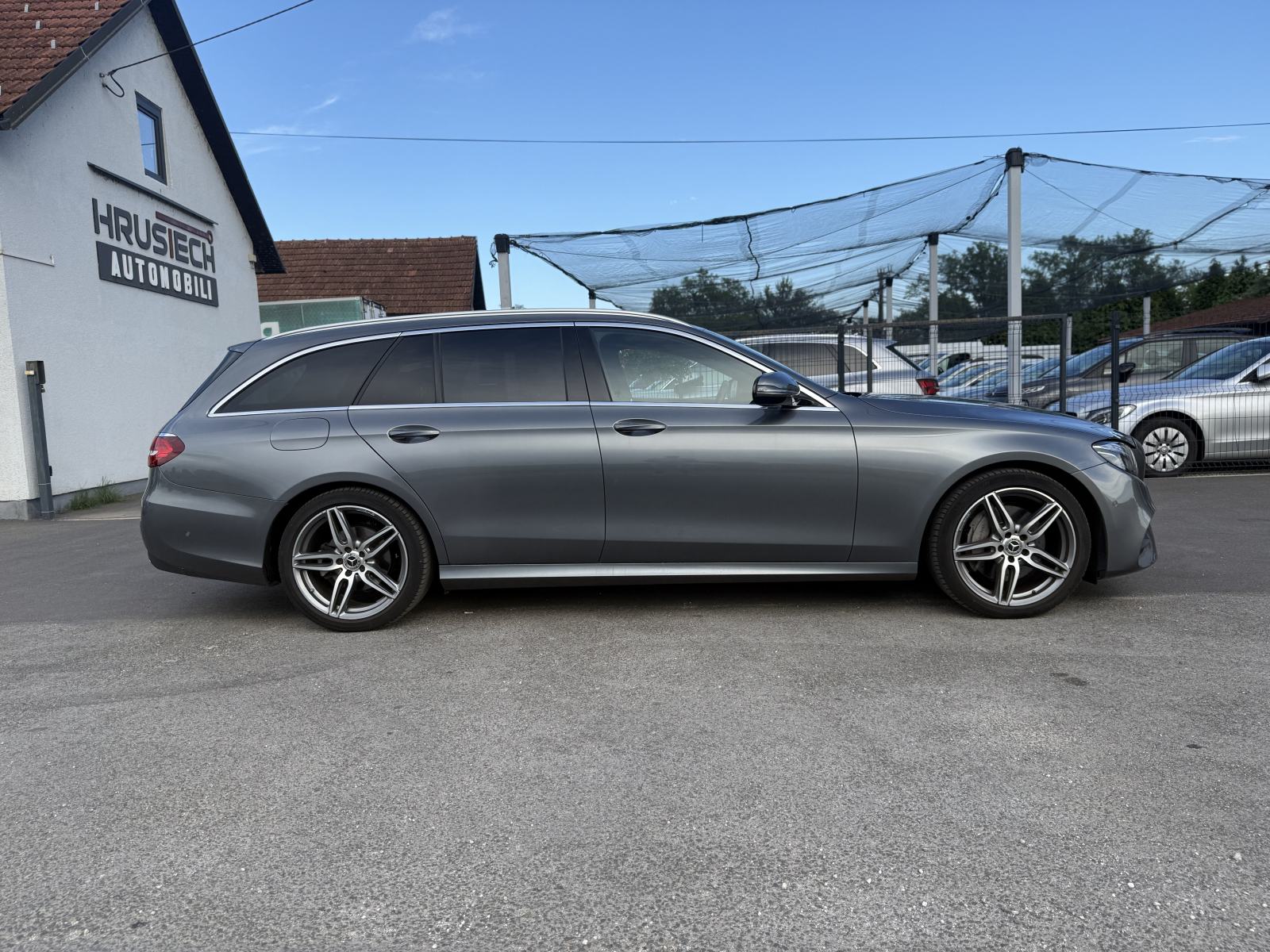Mercedes-Benz E-klasa FULL AMG LOOK • PUN OPREME • GARANCIJA, fotografija 8