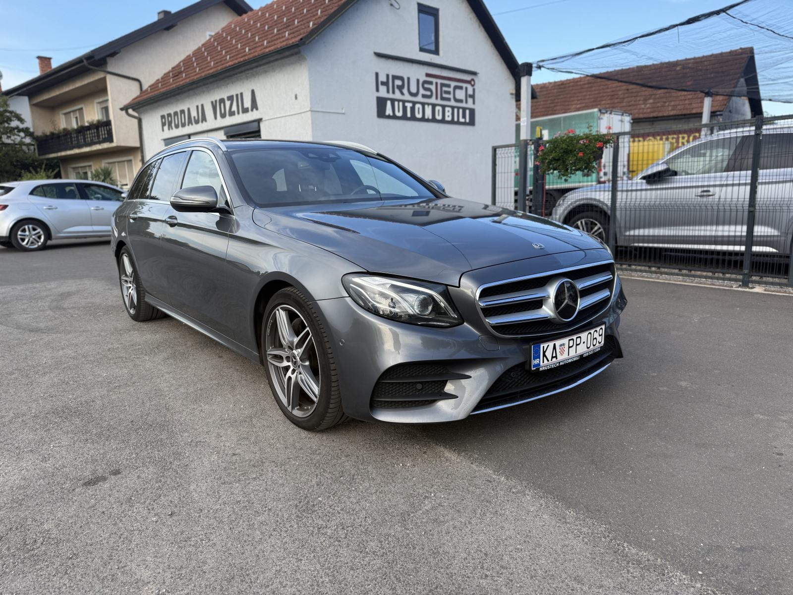 Mercedes-Benz E-klasa FULL AMG LOOK • PUN OPREME • GARANCIJA, pogled izvana - slika 1