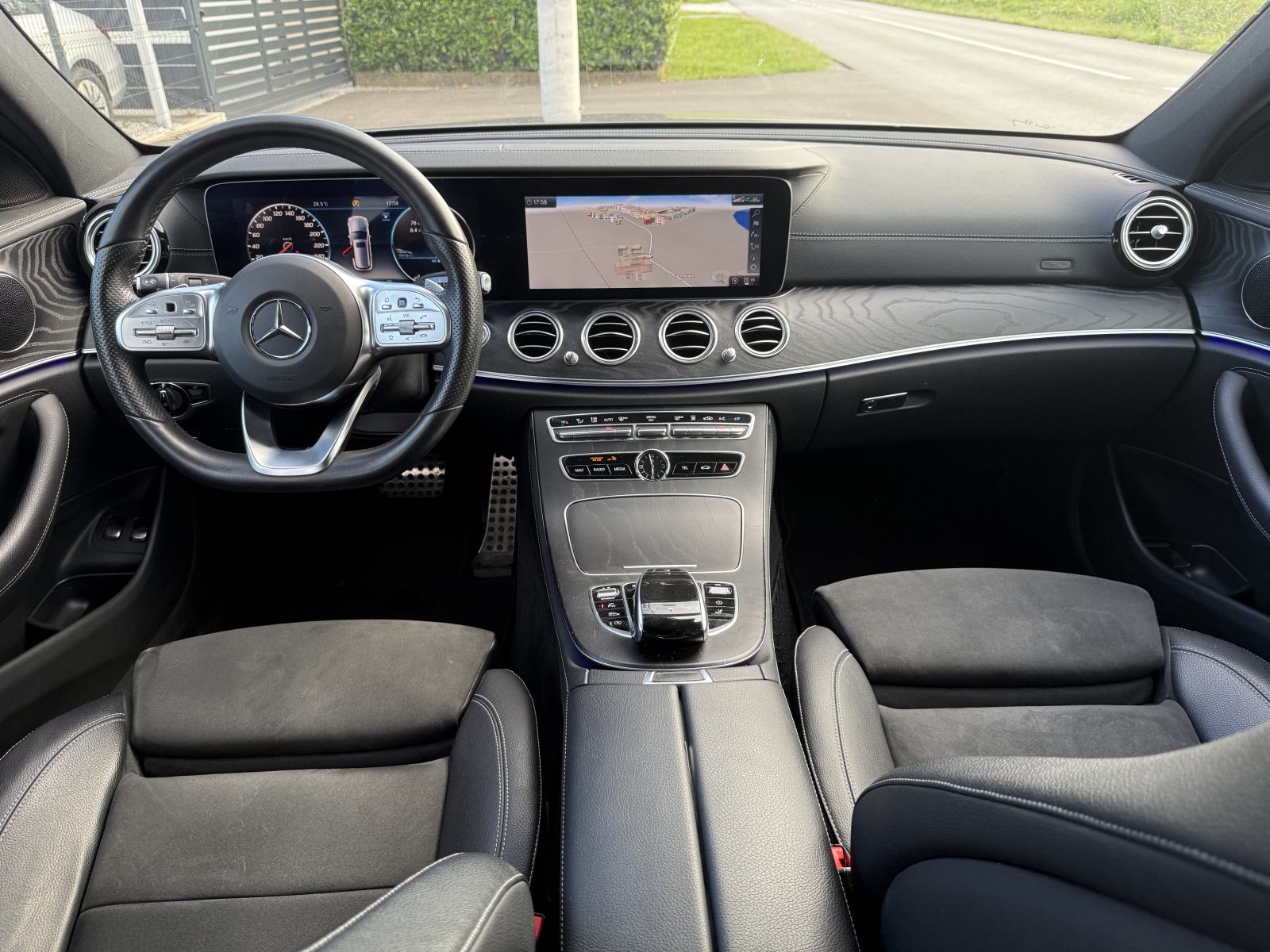 Mercedes-Benz E-klasa FULL AMG LOOK • PUN OPREME • GARANCIJA, fotografija 10