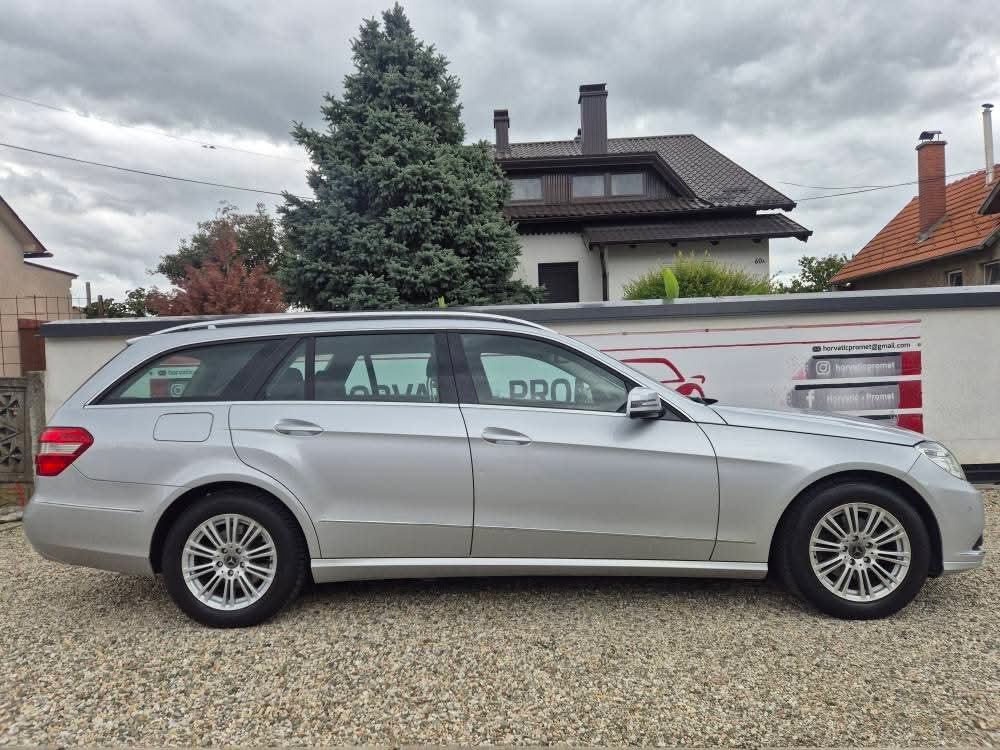 Mercedes-Benz E-klasa T-model 220 CDI,servisiran,reg.8/26,odličan, fotografija 5
