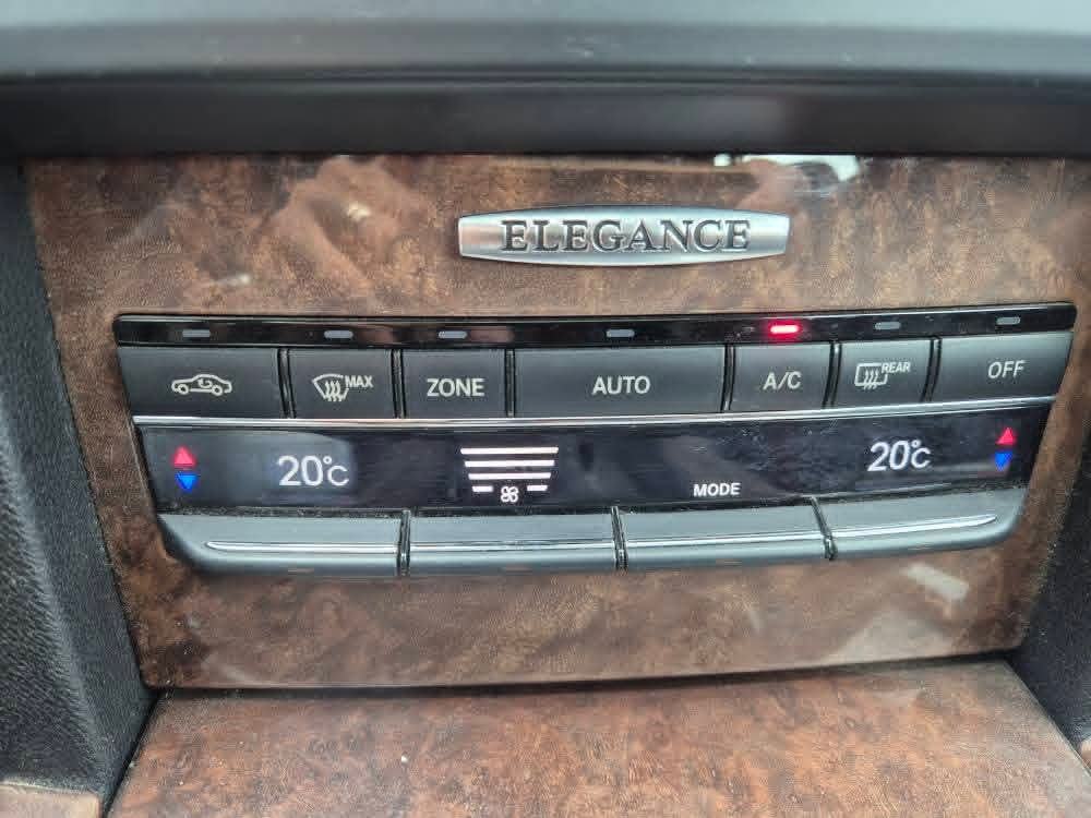 Mercedes-Benz E-klasa T-model 220 CDI,servisiran,reg.8/26,odličan, fotografija 8