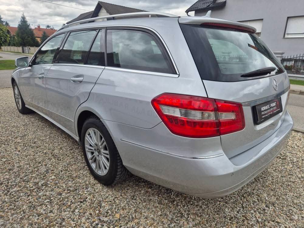 Mercedes-Benz E-klasa T-model 220 CDI,servisiran,reg.8/26,odličan, fotografija 11