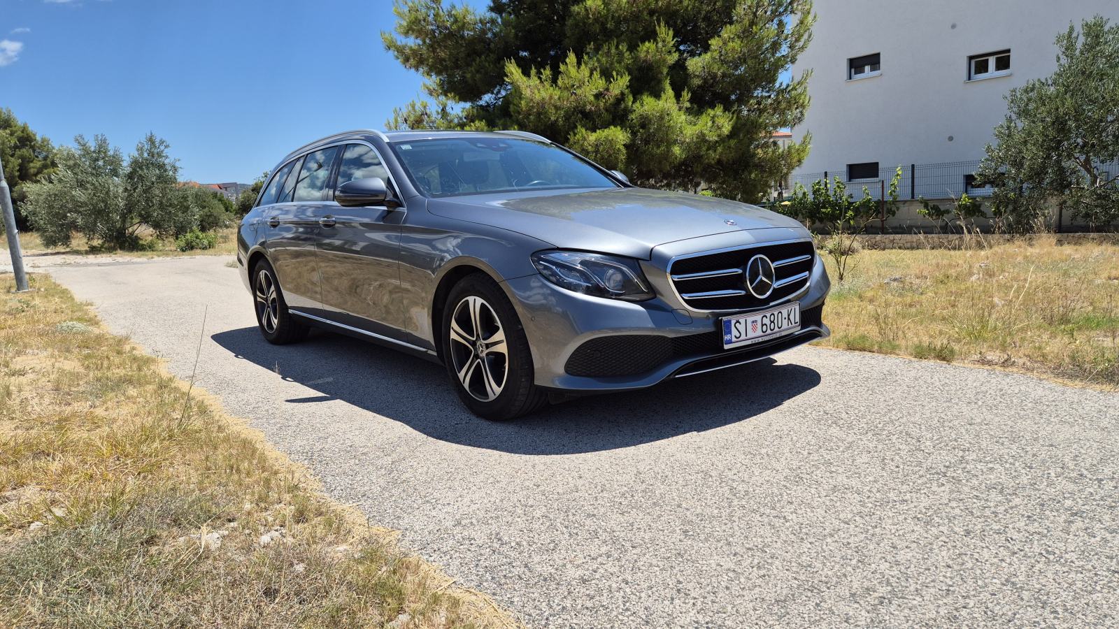 Mercedes-Benz E-klasa T-model 220 d 4MATIC, fotografija 2