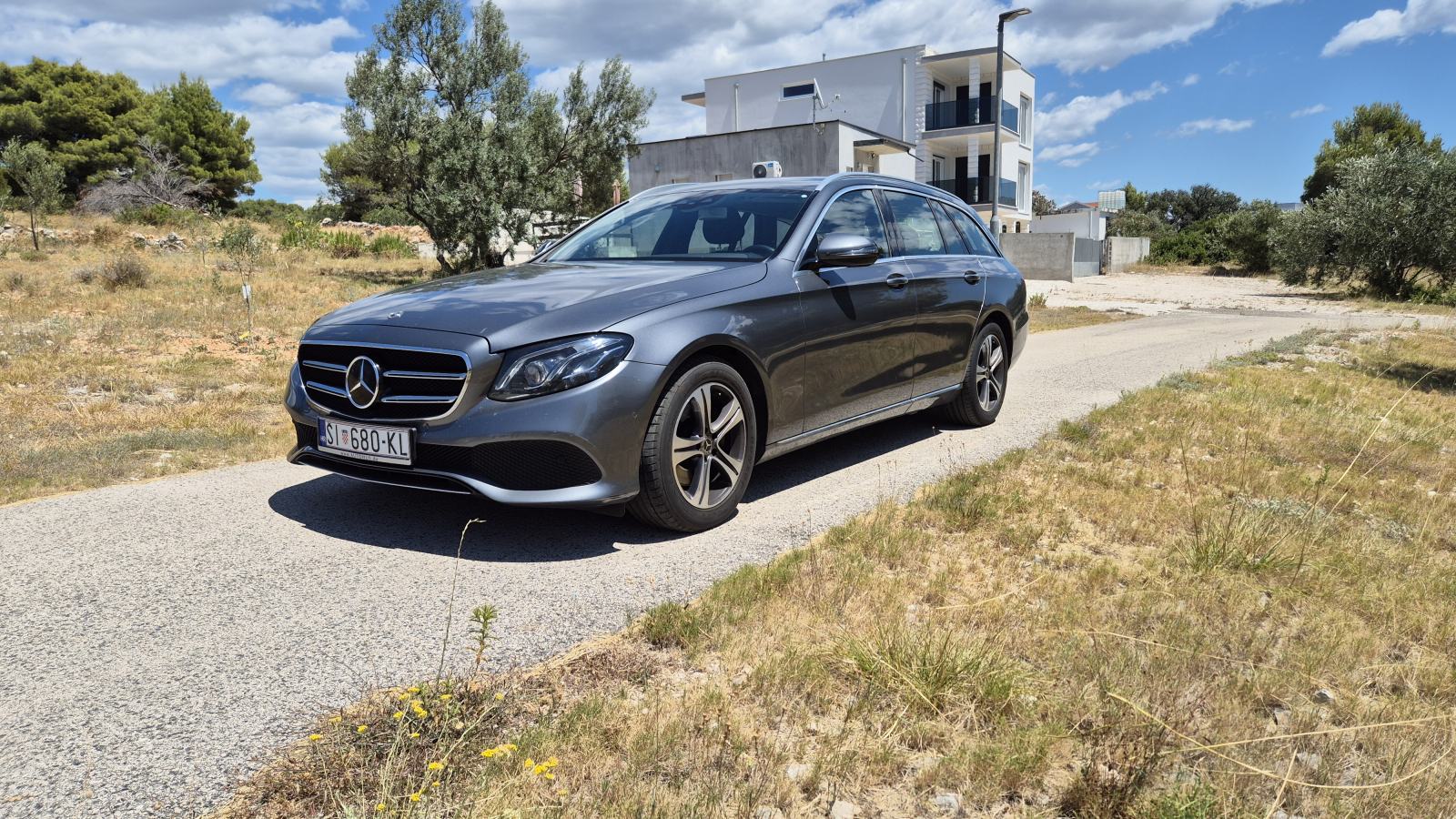 Mercedes-Benz E-klasa T-model 220 d 4MATIC, fotografija 3