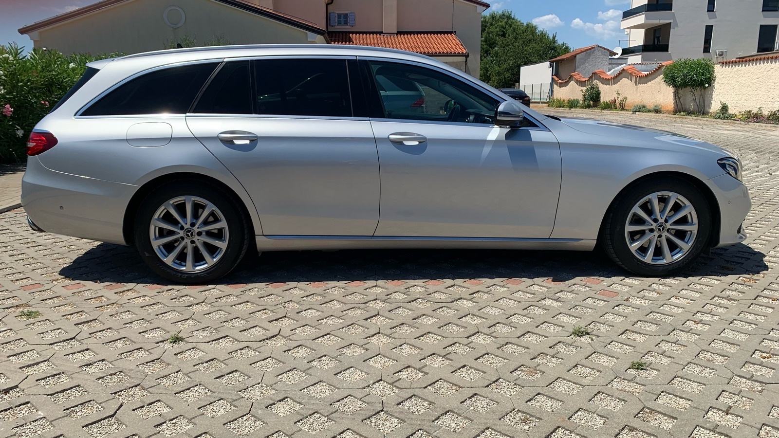 Mercedes-Benz E-klasa T-model 220 d HR regestriran! Kao nov!, pogled izvana - slika 4