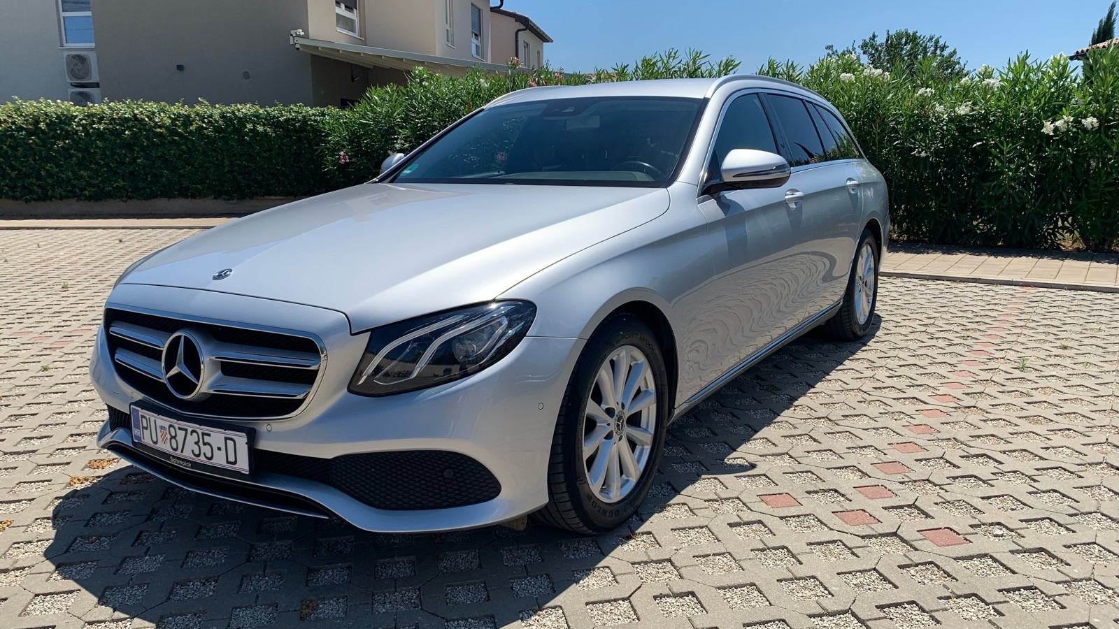 Mercedes-Benz E-klasa T-model 220 d HR regestriran! Kao nov!, pogled izvana - slika 1