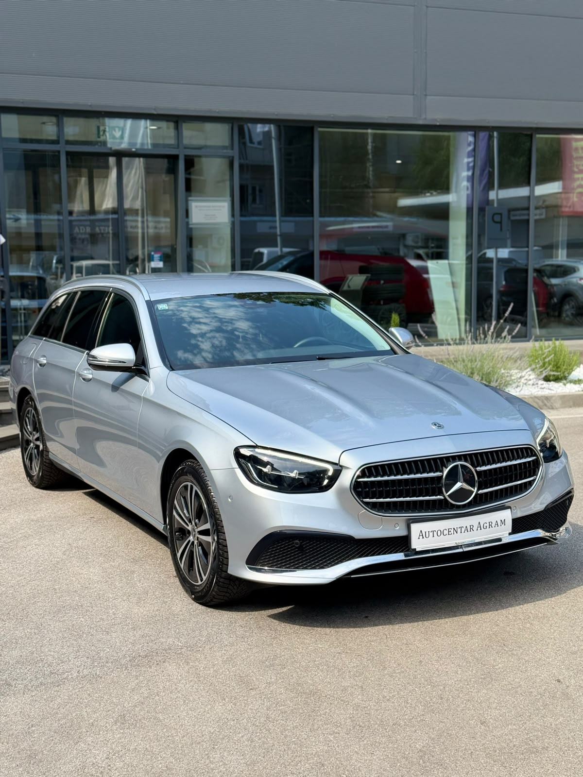 Mercedes-Benz E-klasa T-model E 220 d Karavan, fotografija 2