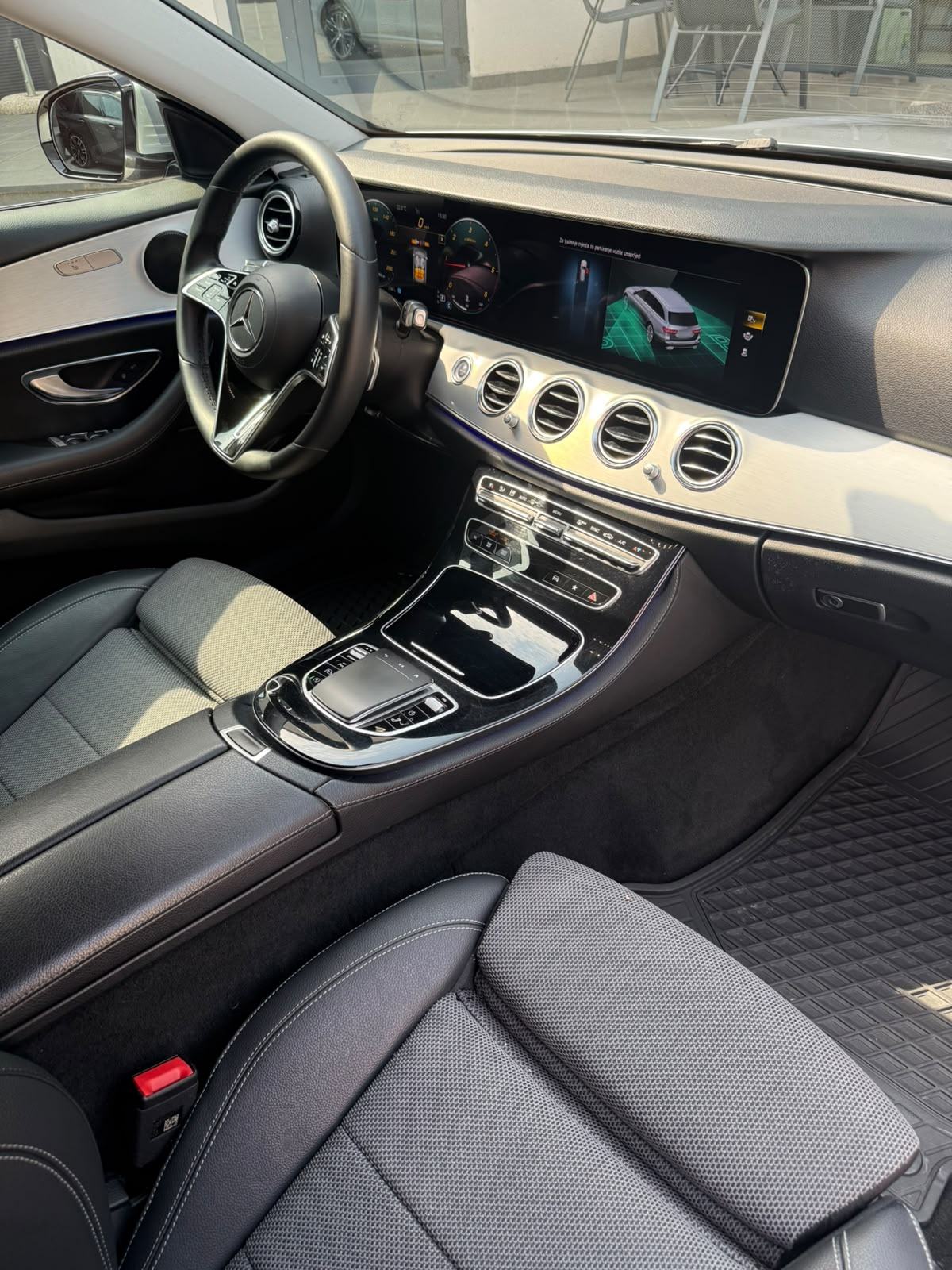 Mercedes-Benz E-klasa T-model E 220 d Karavan, fotografija 17