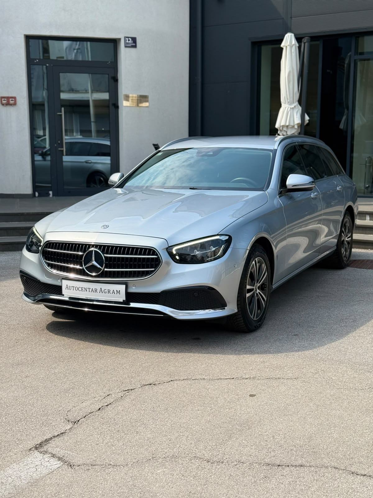 Mercedes-Benz E-klasa T-model E 220 d Karavan, fotografija 3