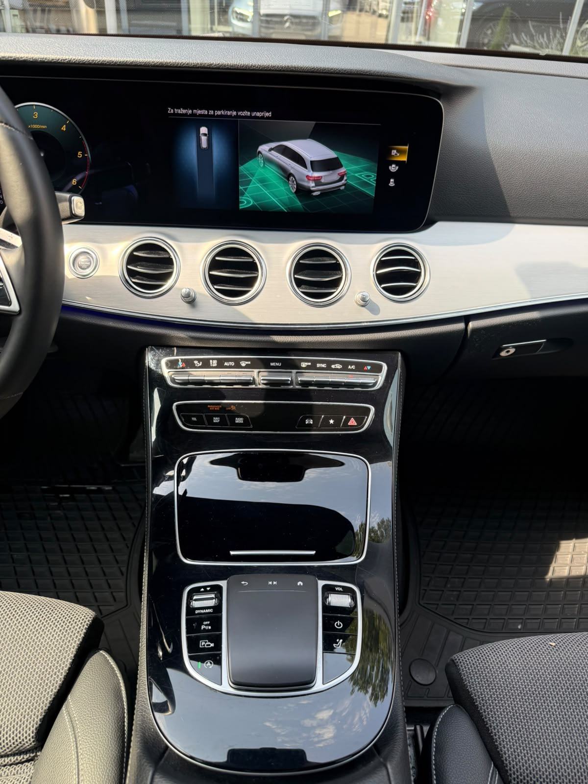 Mercedes-Benz E-klasa T-model E 220 d Karavan, fotografija 19