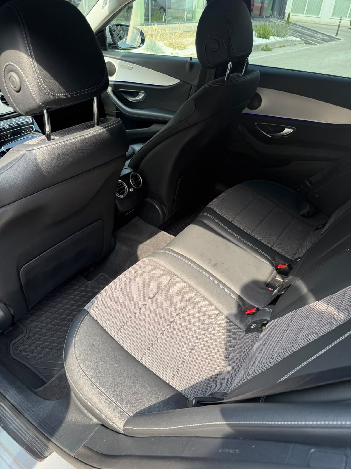 Mercedes-Benz E-klasa T-model E 220 d Karavan, fotografija 12