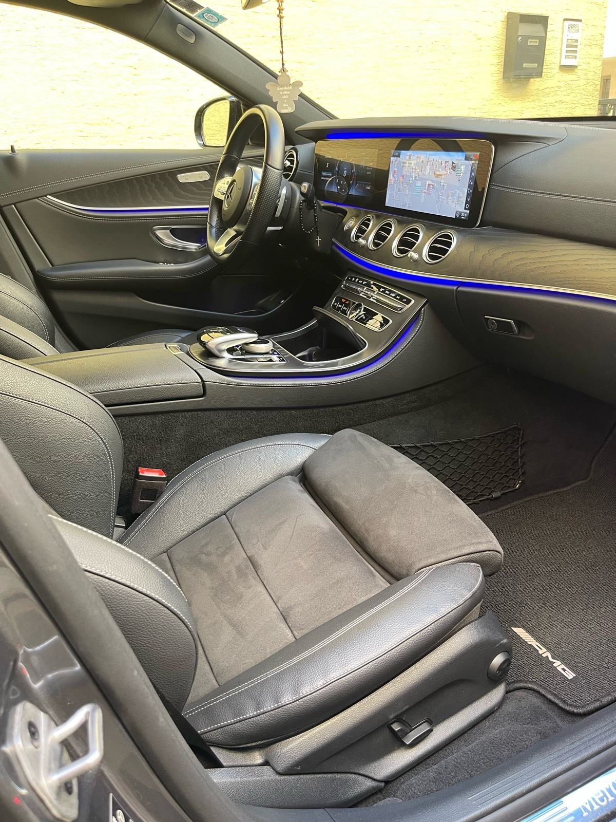 Mercedes-Benz E200d - AMG 2020god, fotografija 9