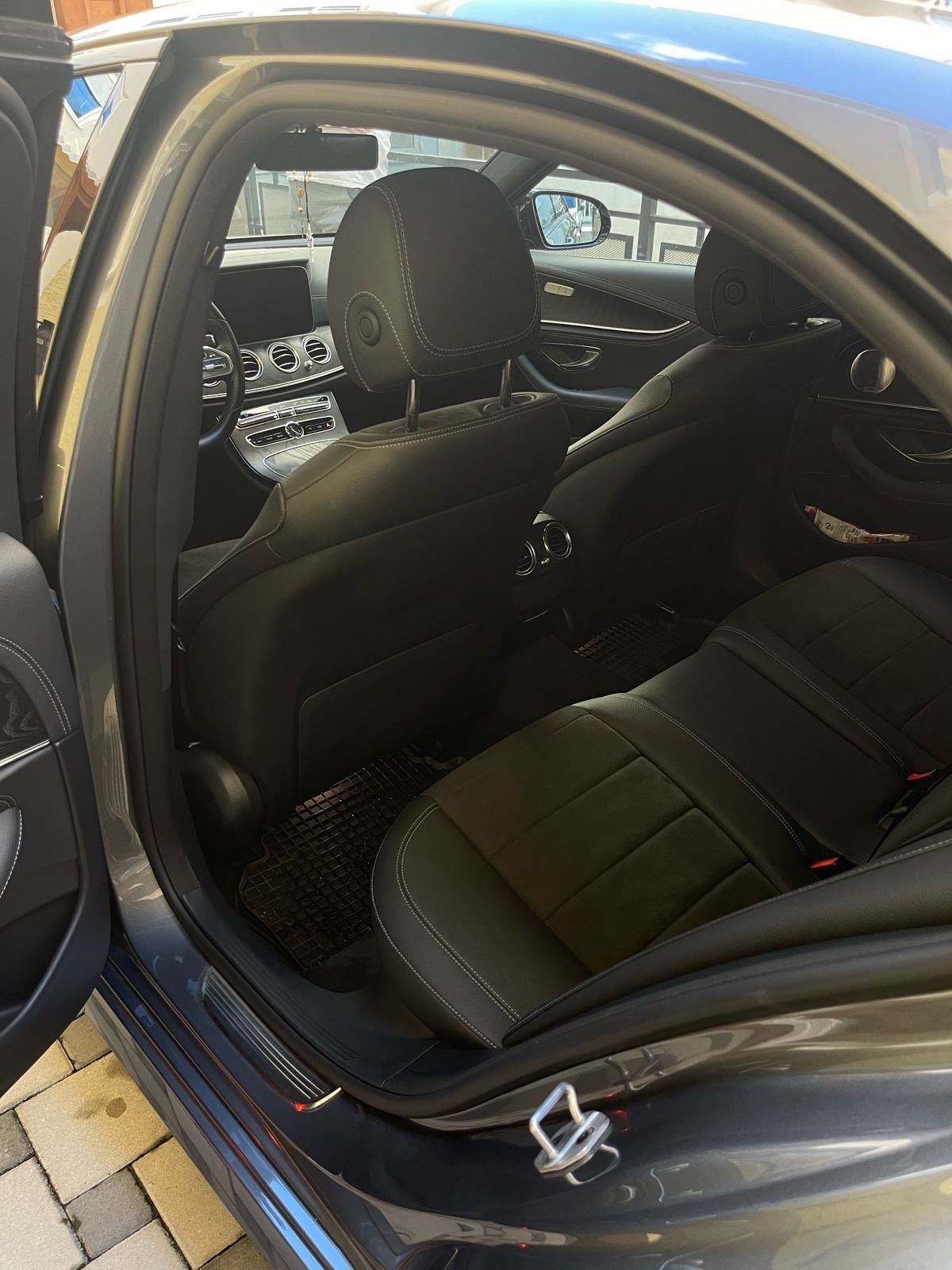 Mercedes-Benz E200d - AMG 2020god, fotografija 14