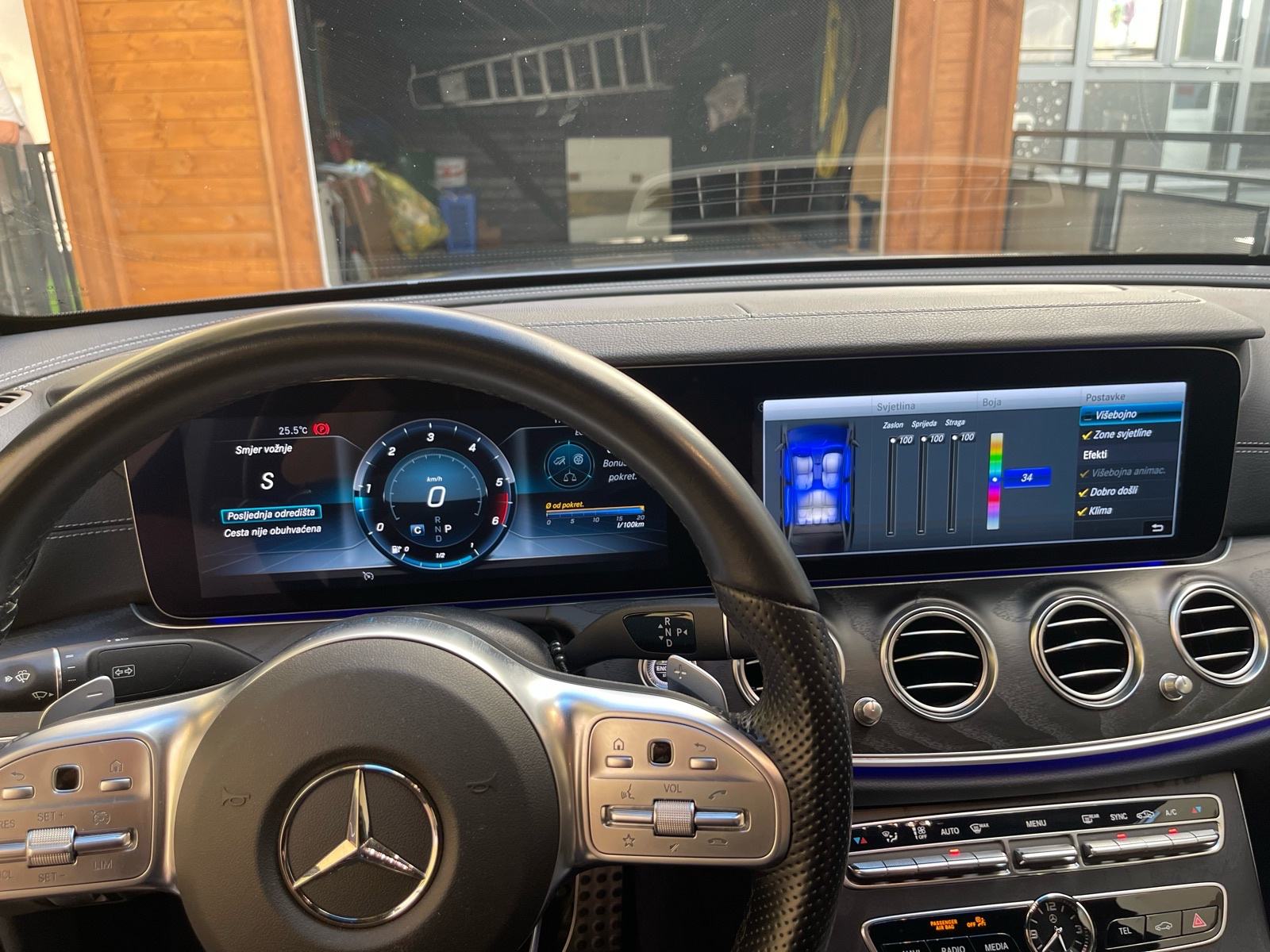 Mercedes-Benz E200d - AMG 2020god, fotografija 15