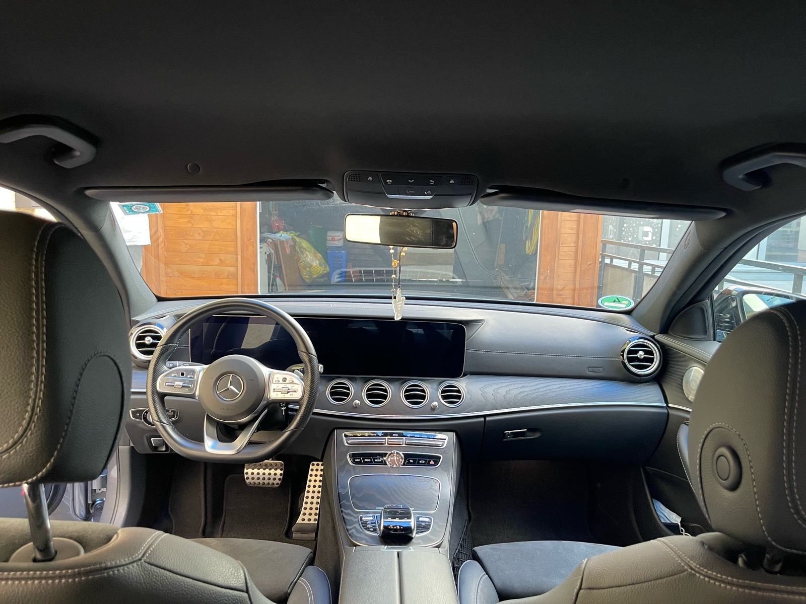 Mercedes-Benz E200d - AMG 2020god, fotografija 12