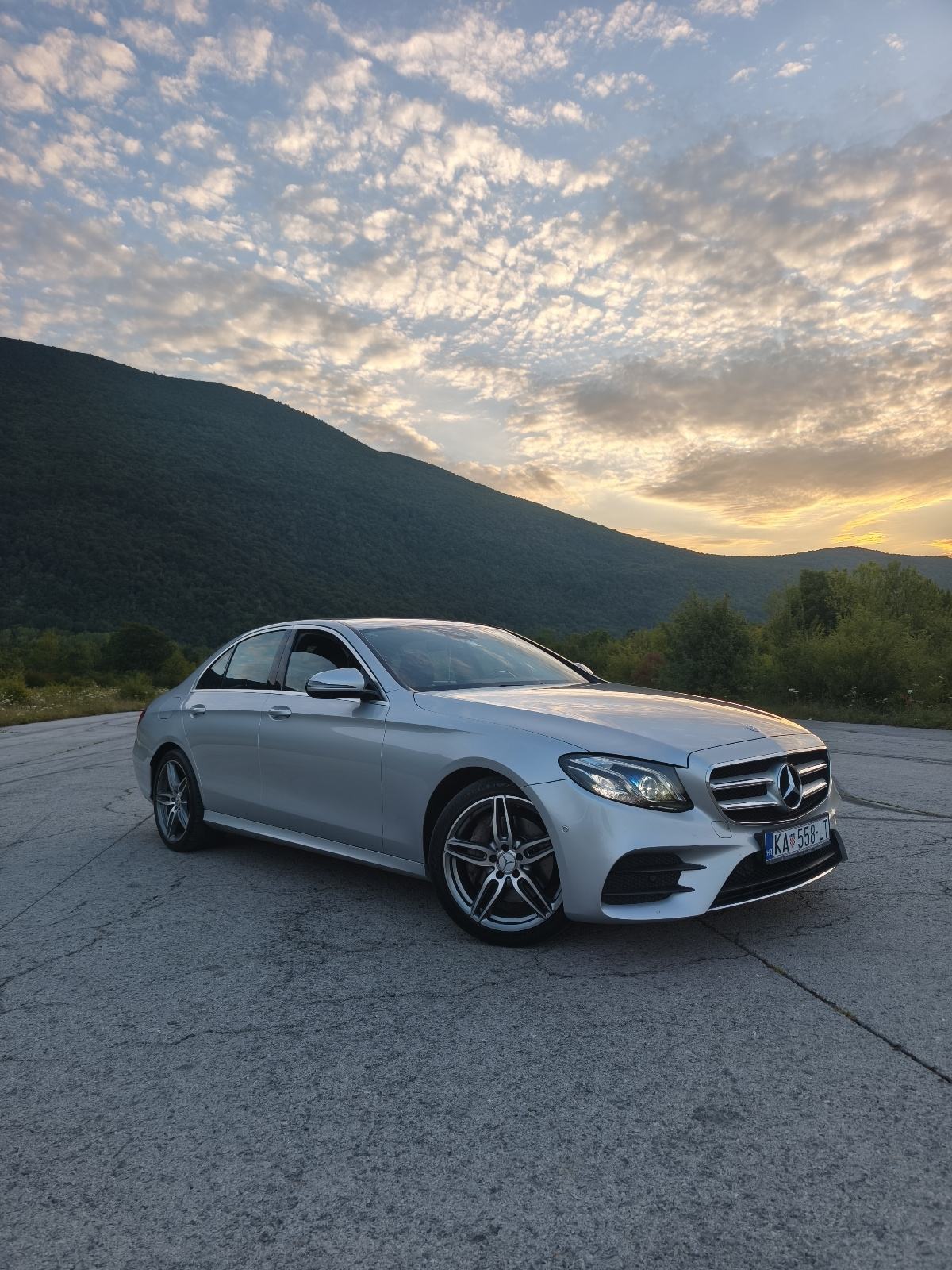 Mercedes-Benz E220 AMG line, pogled izvana - slika 1
