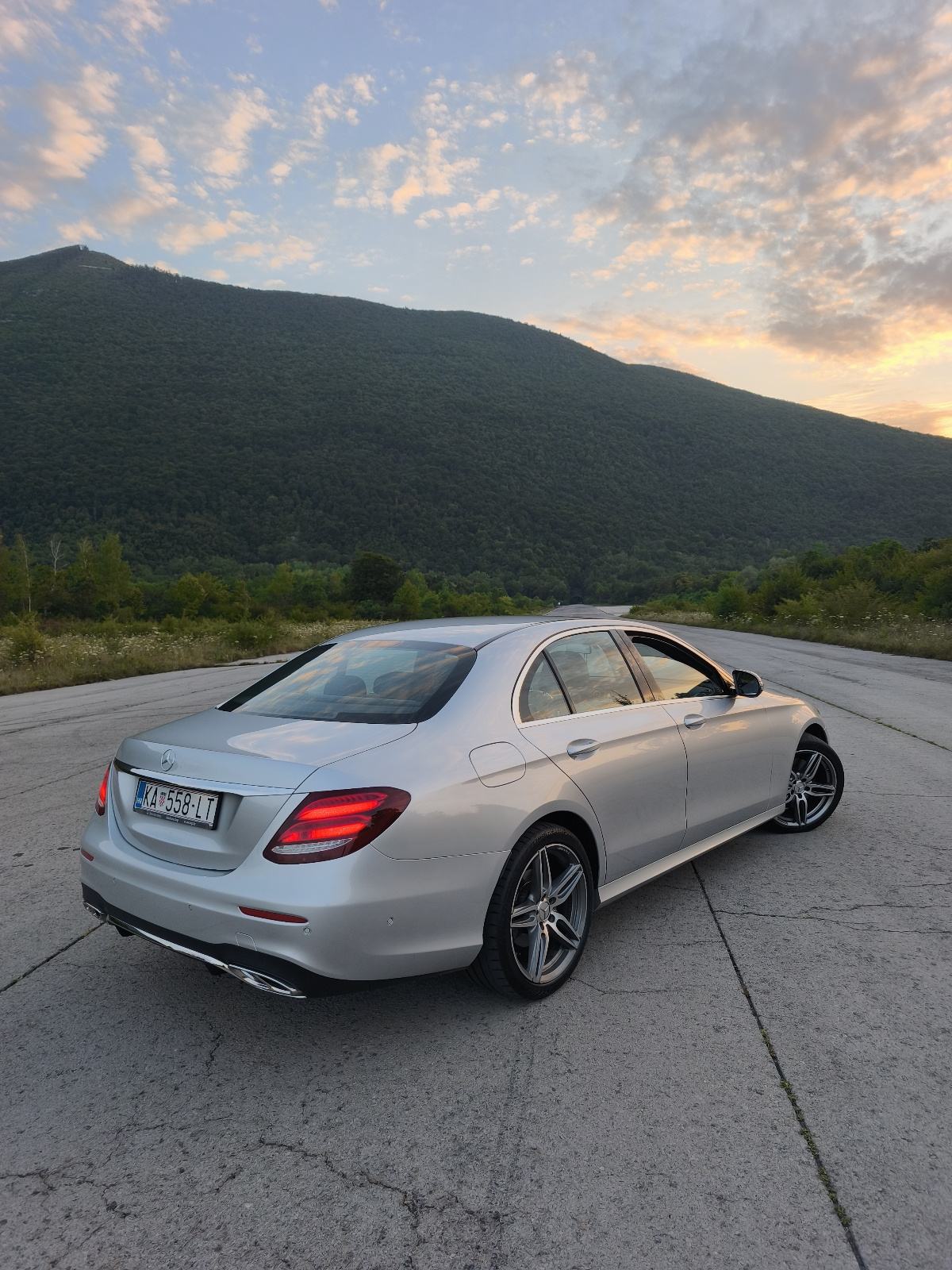 Mercedes-Benz E220 AMG line, fotografija 11