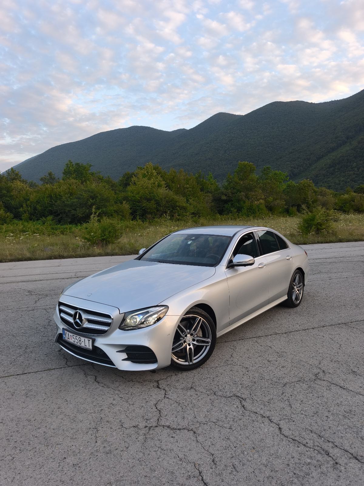 Mercedes-Benz E220 AMG line, pogled izvana - slika 2