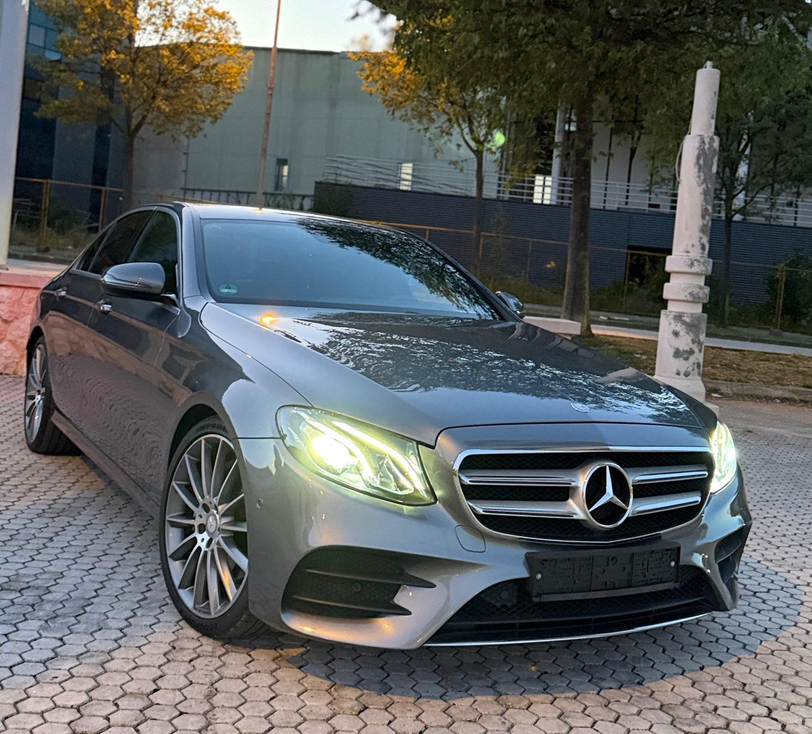 MERCEDES BENZ E220 D - 3xAMG PAKET - WIDESCREEN,KAMERA,AMBIENT LIGHT, fotografija 17