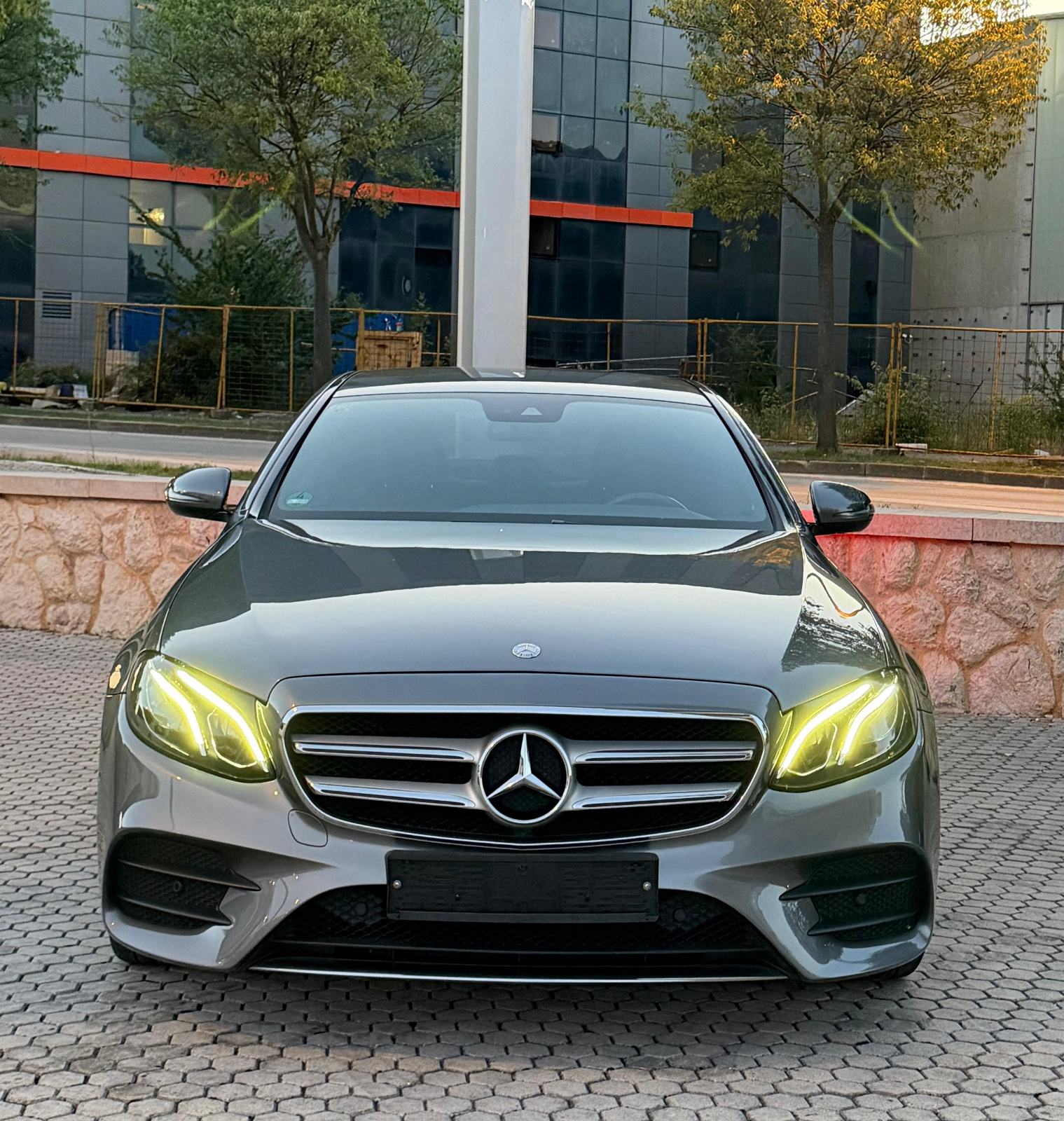 MERCEDES BENZ E220 D - 3xAMG PAKET - WIDESCREEN,KAMERA,AMBIENT LIGHT, fotografija 9