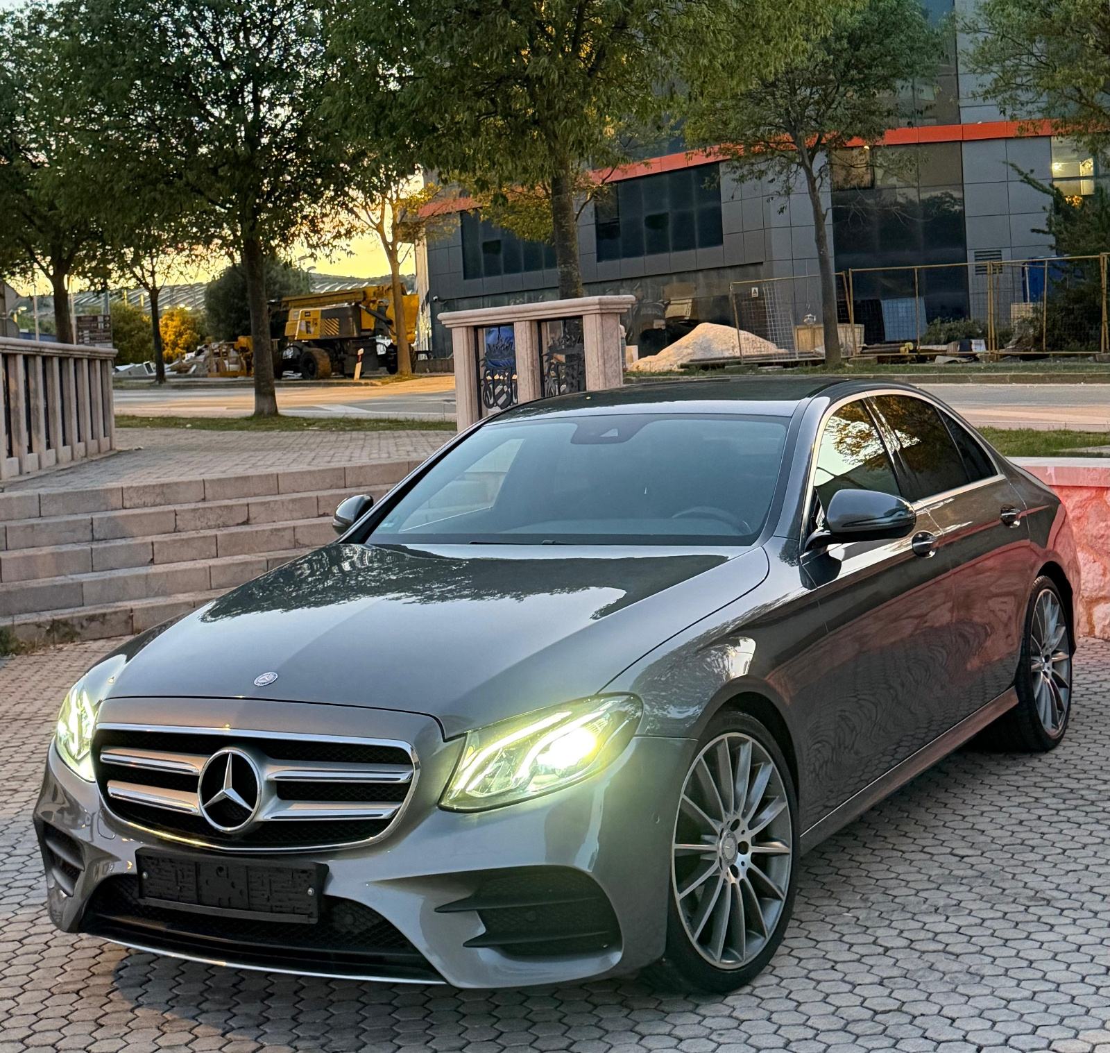 MERCEDES BENZ E220 D - 3xAMG PAKET - WIDESCREEN,KAMERA,AMBIENT LIGHT, fotografija 18