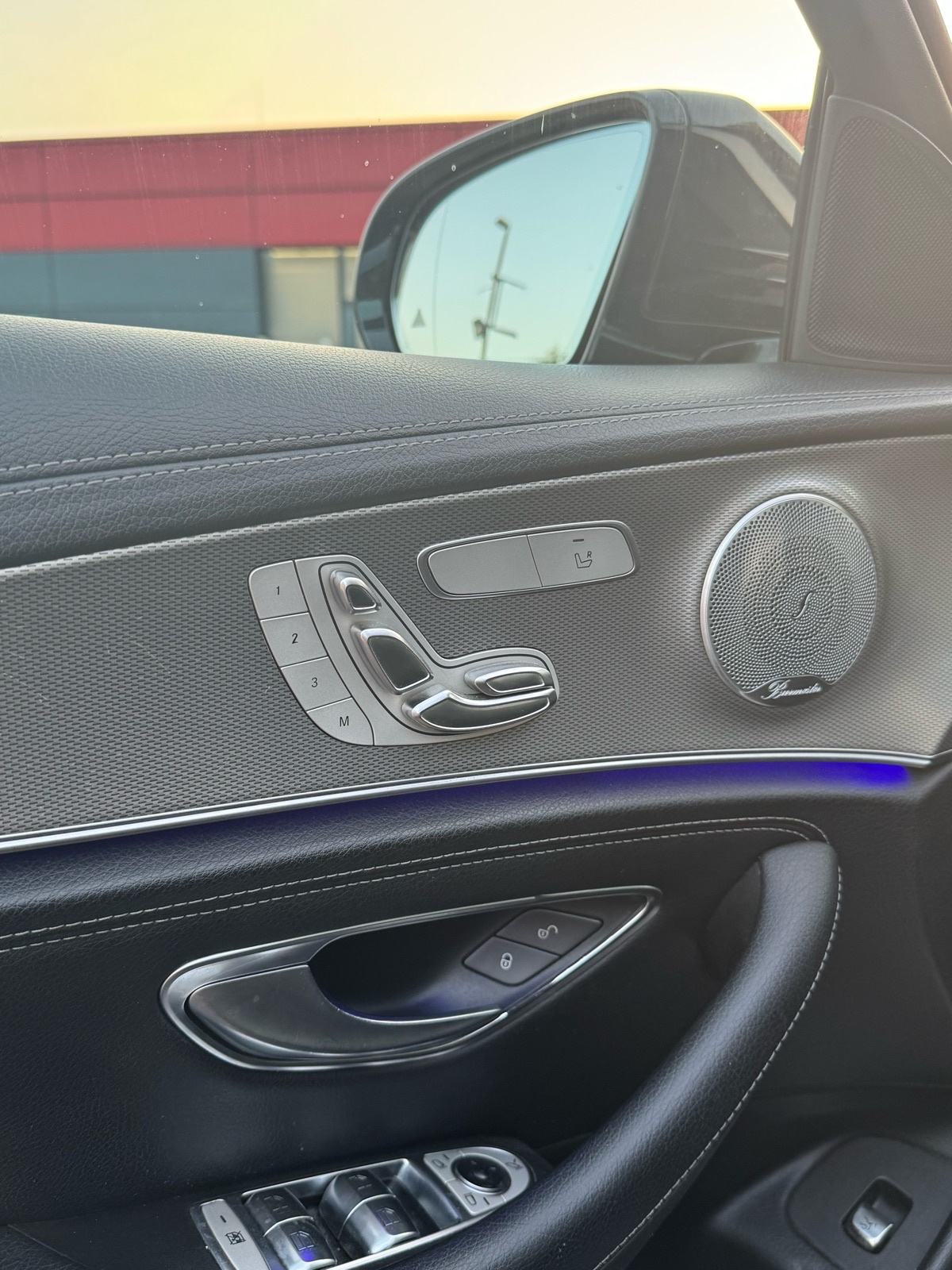 Mercedes Benz E220d AMG Line, Panorama,Seat memory, 360 kamera, HeadUp, fotografija 4