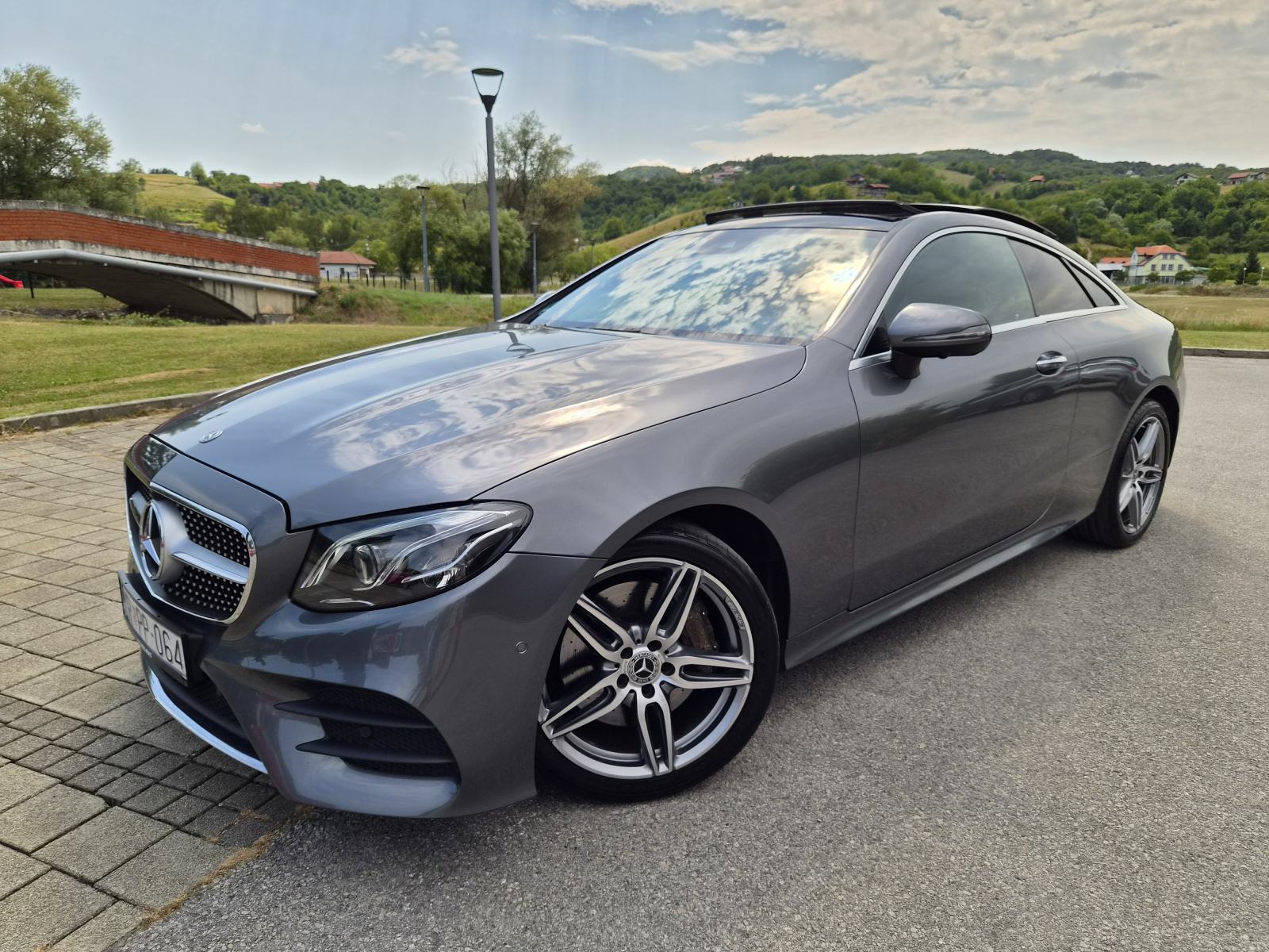 Mercedes-Benz E400 COUPE, 4MATIC, 9G, AMG, 2018., TOP STANJE, SERVISNA, pogled izvana - slika 1