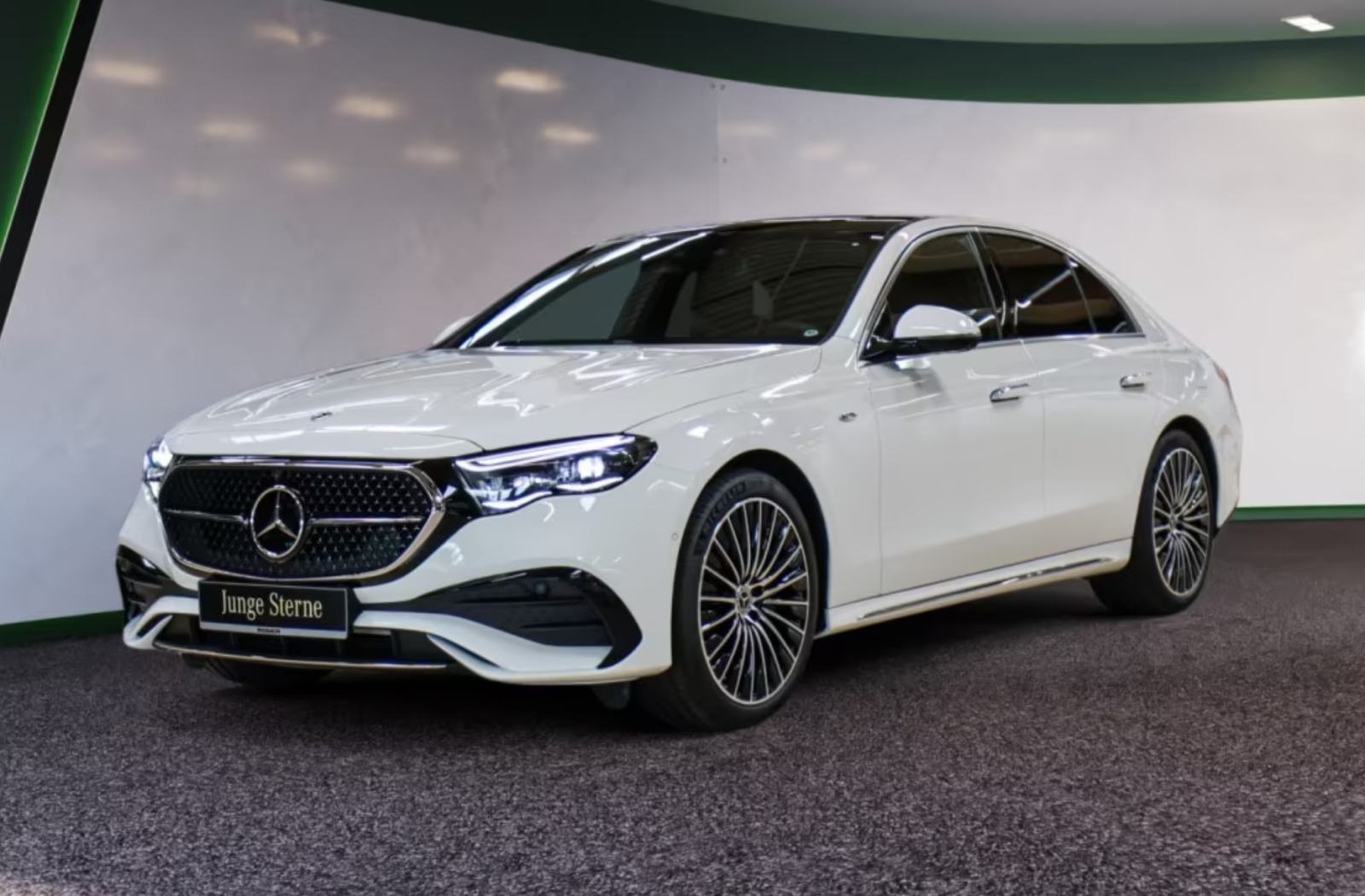 Mercedes-Benz E400e 4M - AMG, SPORT PREM, HUD, PANO, 360, U PDV, pogled izvana - slika 1