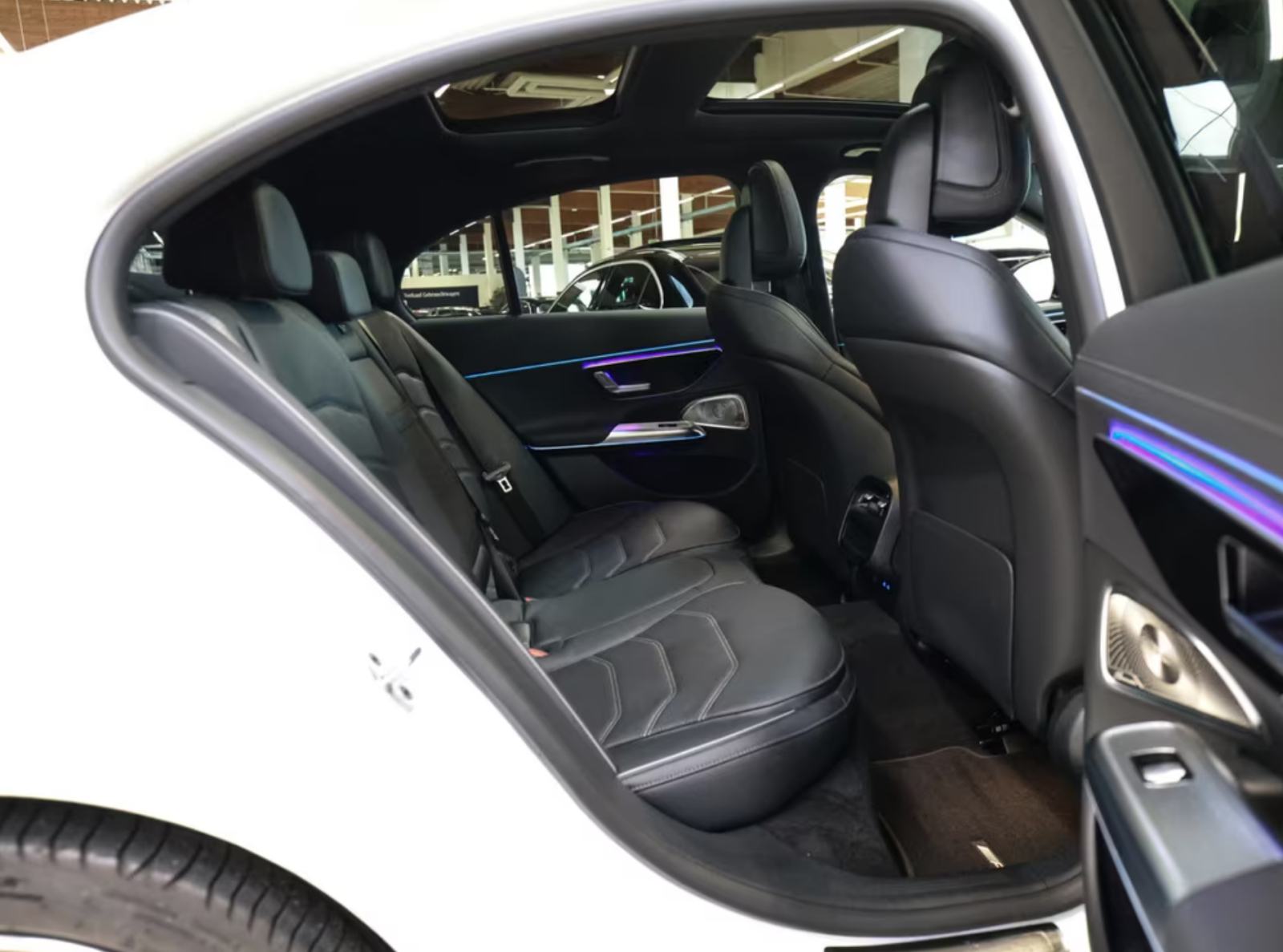 Mercedes-Benz E400e 4M - AMG, SPORT PREM, HUD, PANO, 360, U PDV, fotografija 9