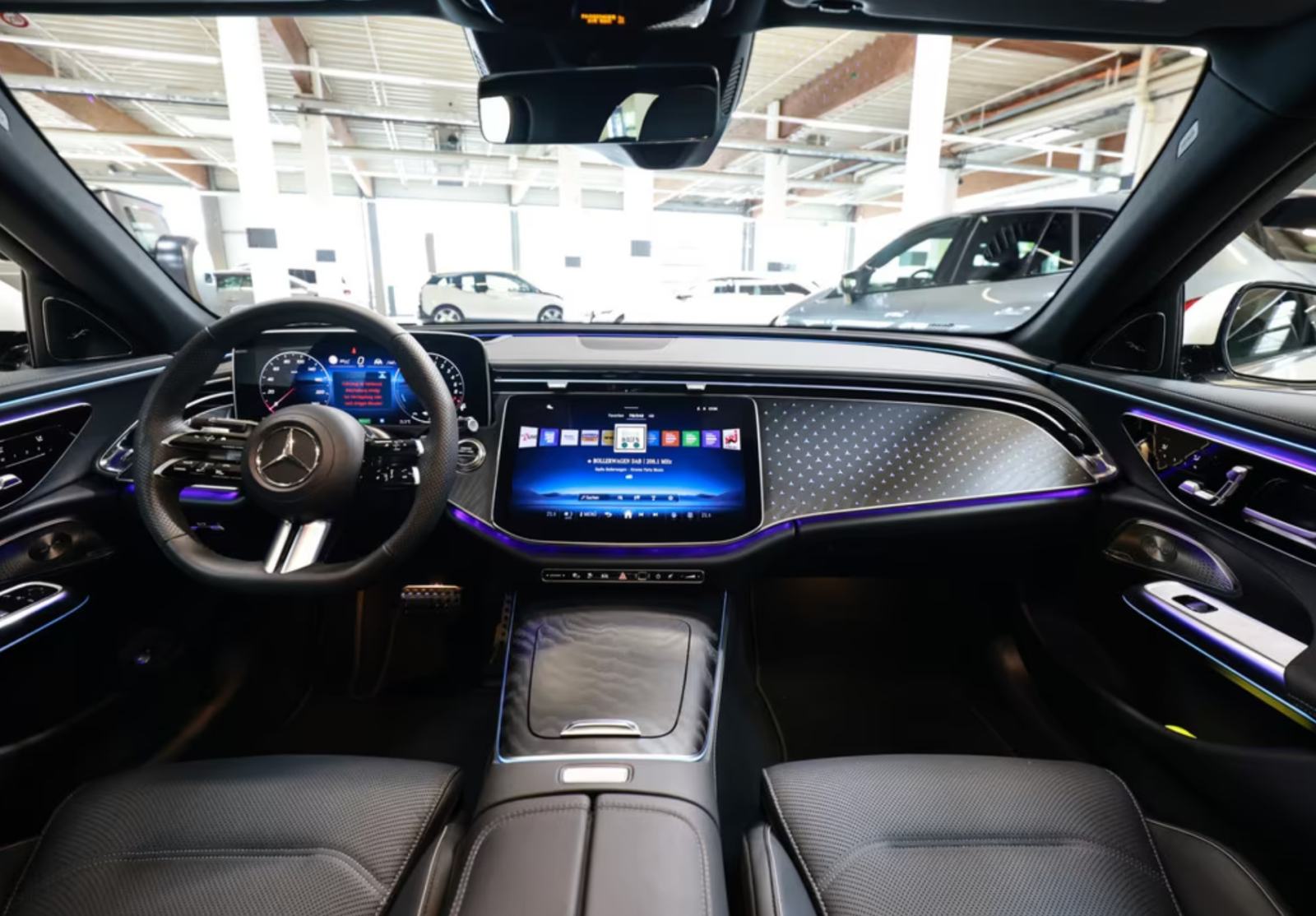 Mercedes-Benz E400e 4M - AMG, SPORT PREM, HUD, PANO, 360, U PDV, pogled izvana - slika 5