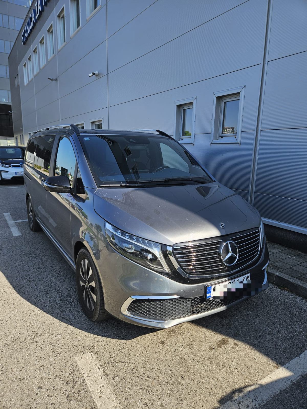 Mercedes-Benz EQV - V klasa na struju,8 sjedala, el.vrata, ZAMJENA, pogled izvana - slika 1