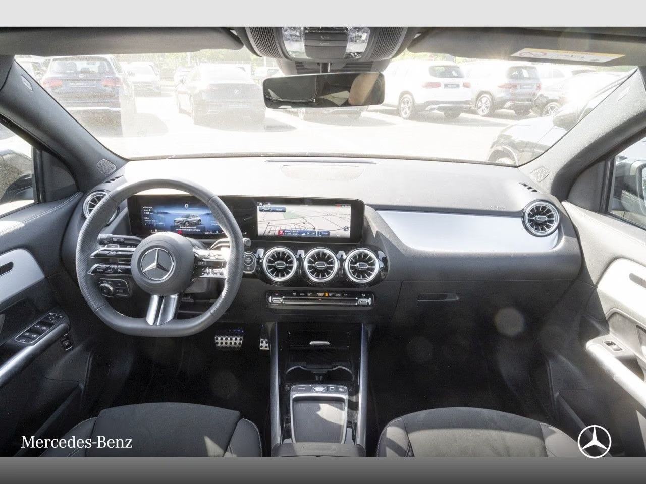 Mercedes-Benz GLA 180 AMG automatik, fotografija 9