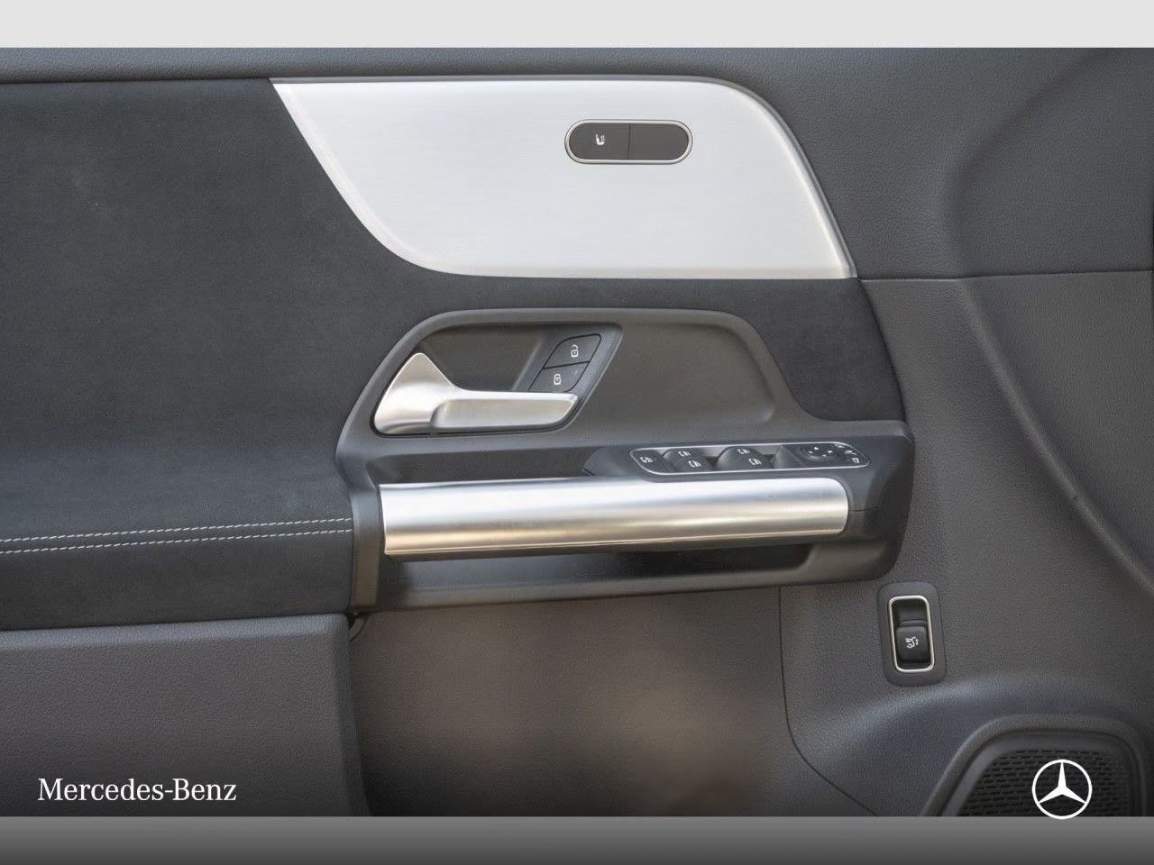 Mercedes-Benz GLA 180 AMG automatik, fotografija 14