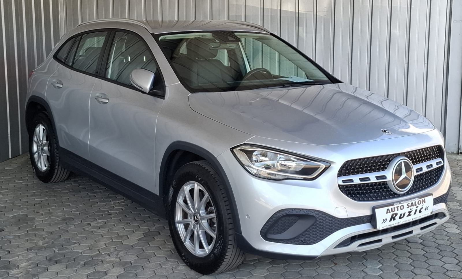 Mercedes-Benz GLA 180 d AUTOMATIK LUXURY NAVI 2xPDC FULL LED GARANCIJA, pogled izvana - slika 3
