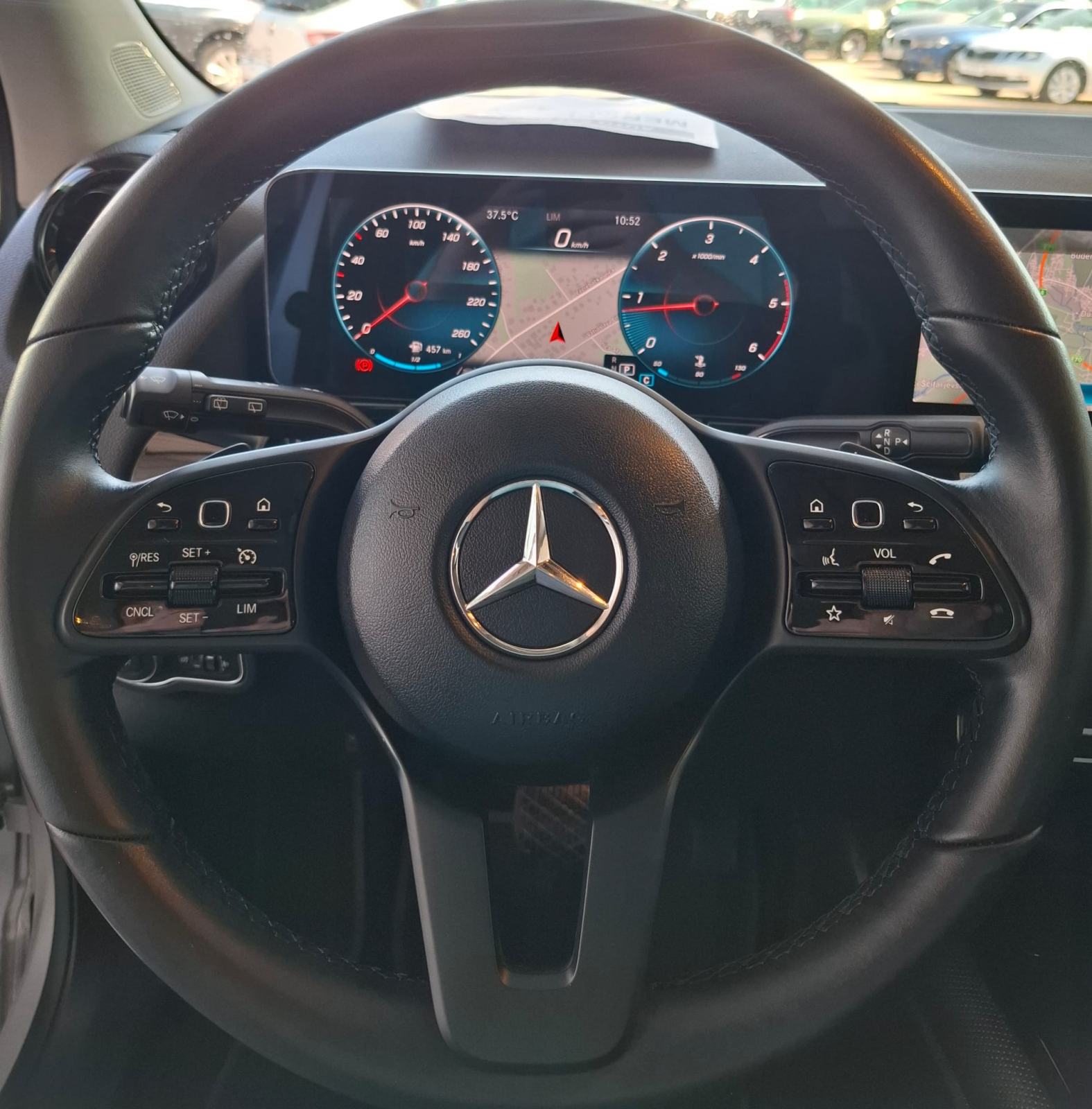 Mercedes-Benz GLA 180 d AUTOMATIK LUXURY NAVI 2xPDC FULL LED GARANCIJA, fotografija 18