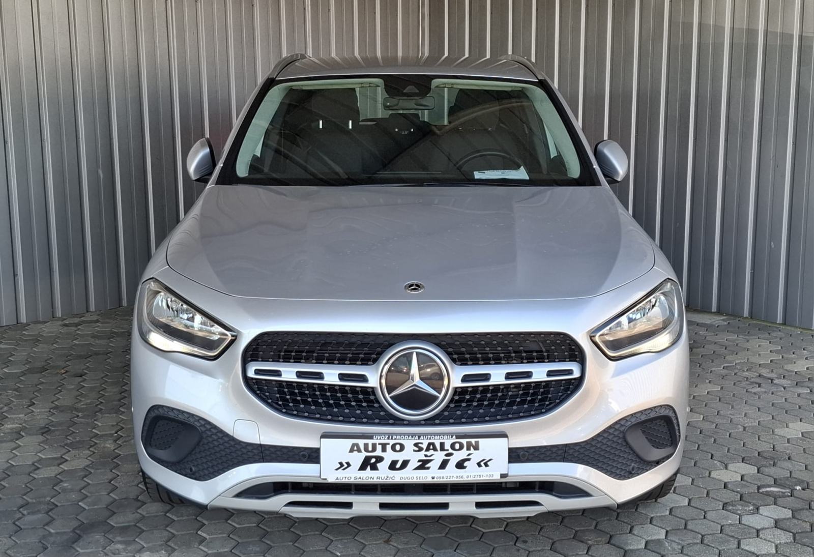 Mercedes-Benz GLA 180 d AUTOMATIK LUXURY NAVI 2xPDC FULL LED GARANCIJA, pogled izvana - slika 2
